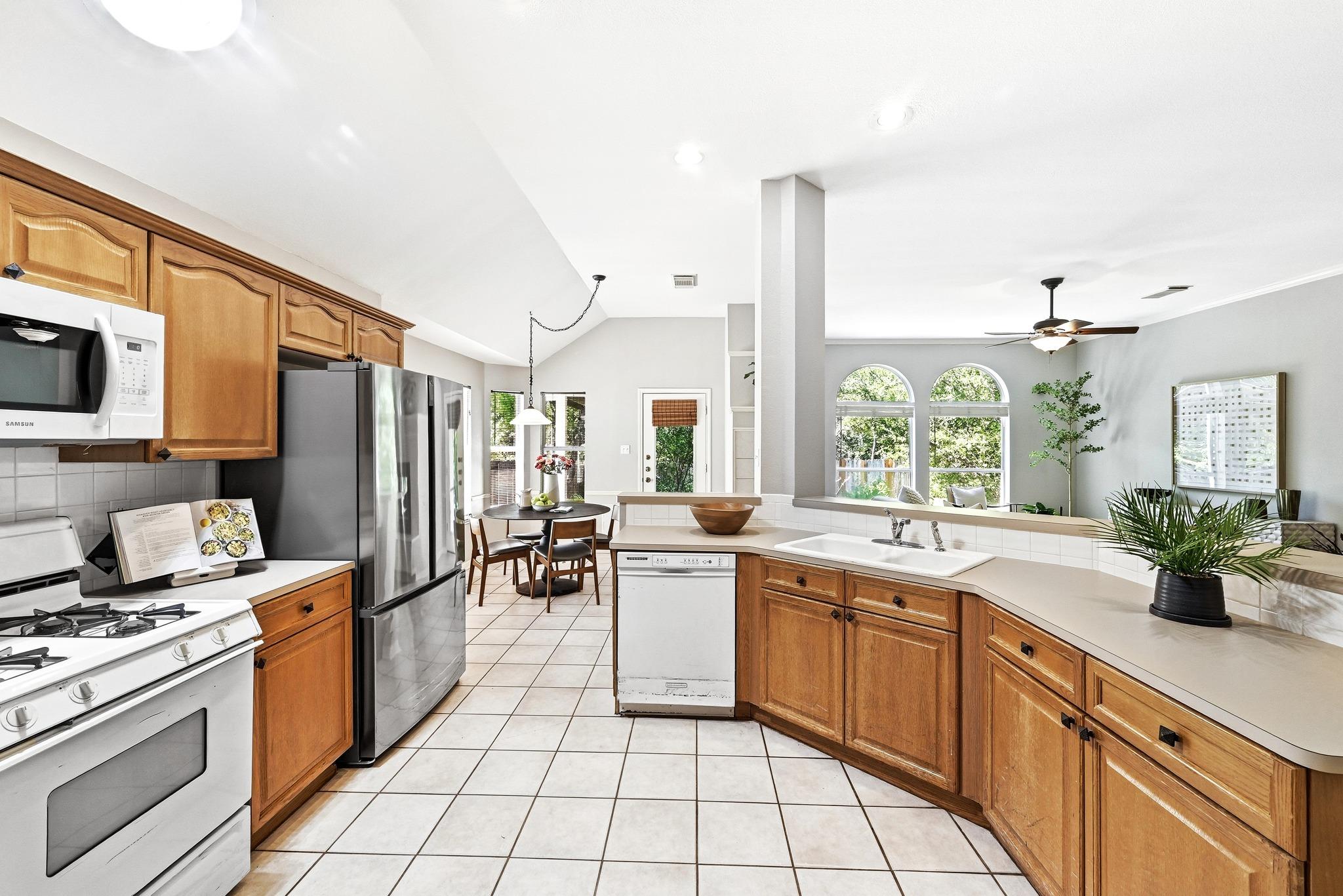 7121 Ridge Oak Rd, Austin, TX 78749