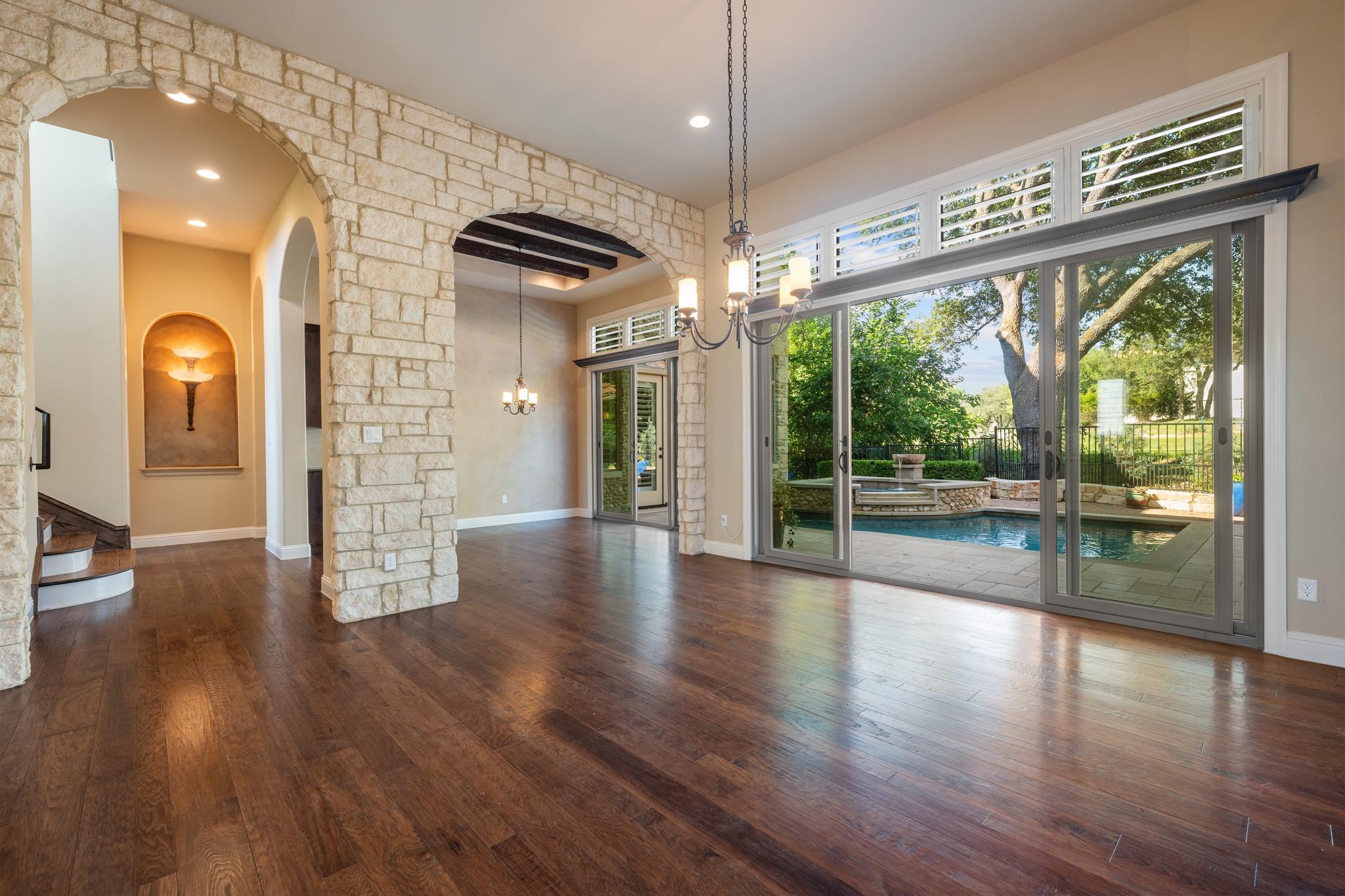 224 Neville Wood Ct, Austin, TX 78738