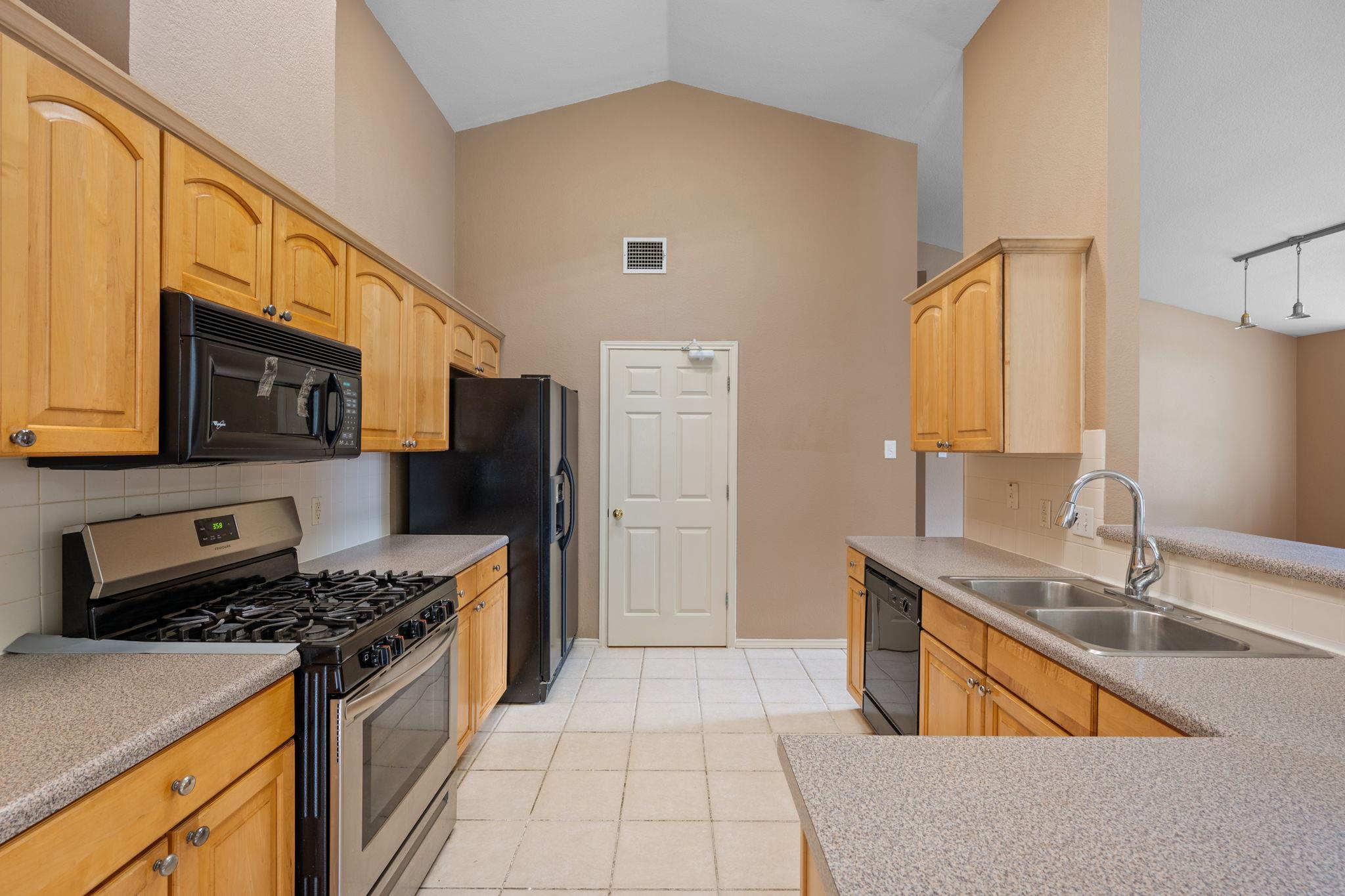 517 Paso Fino Trl, Cedar Park, TX 78613