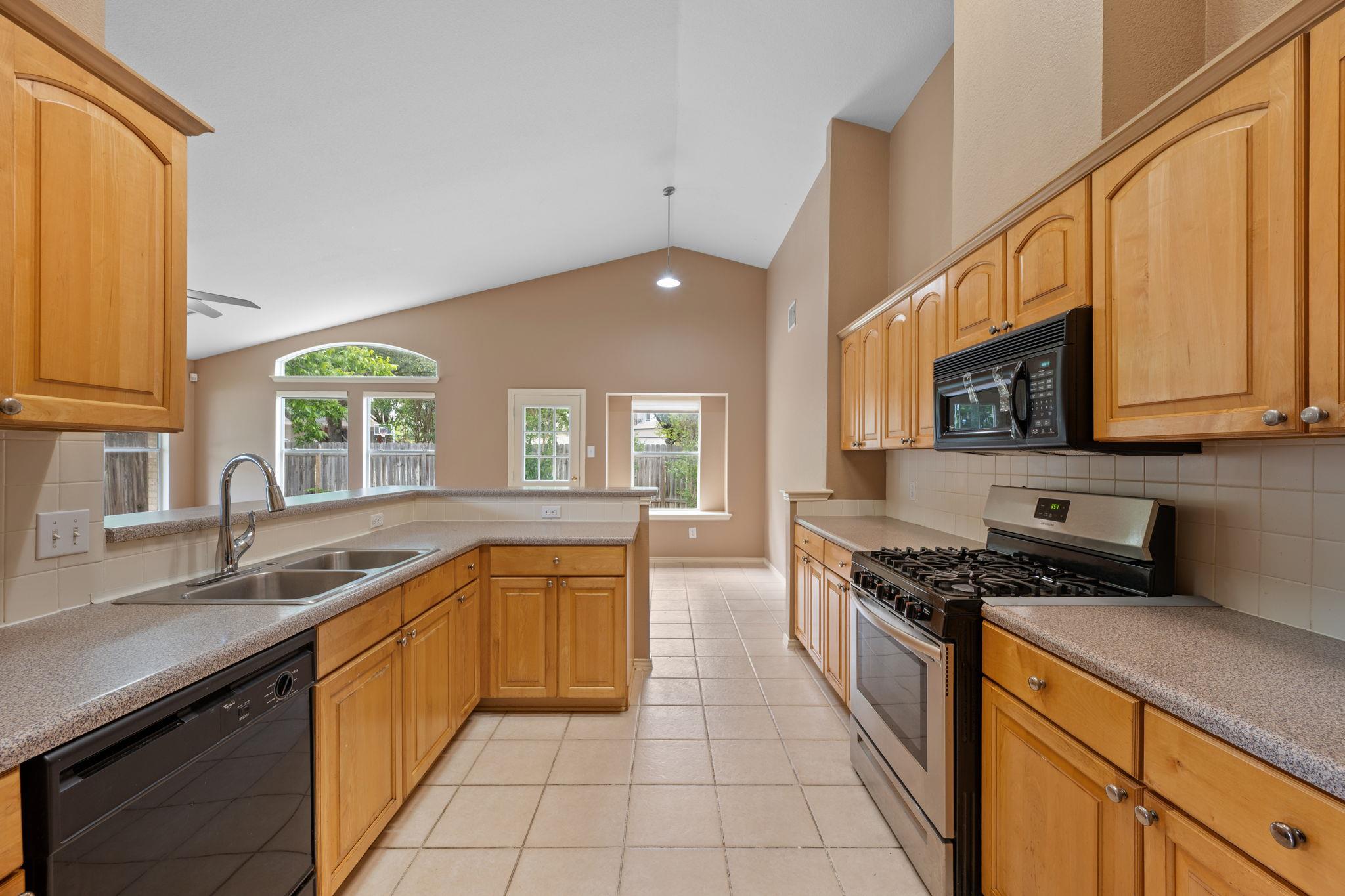517 Paso Fino Trl, Cedar Park, TX 78613
