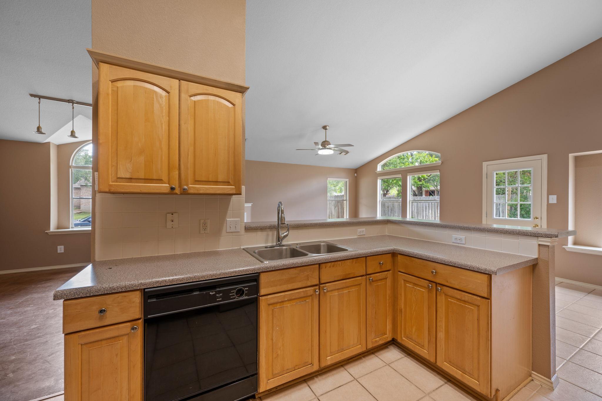 517 Paso Fino Trl, Cedar Park, TX 78613