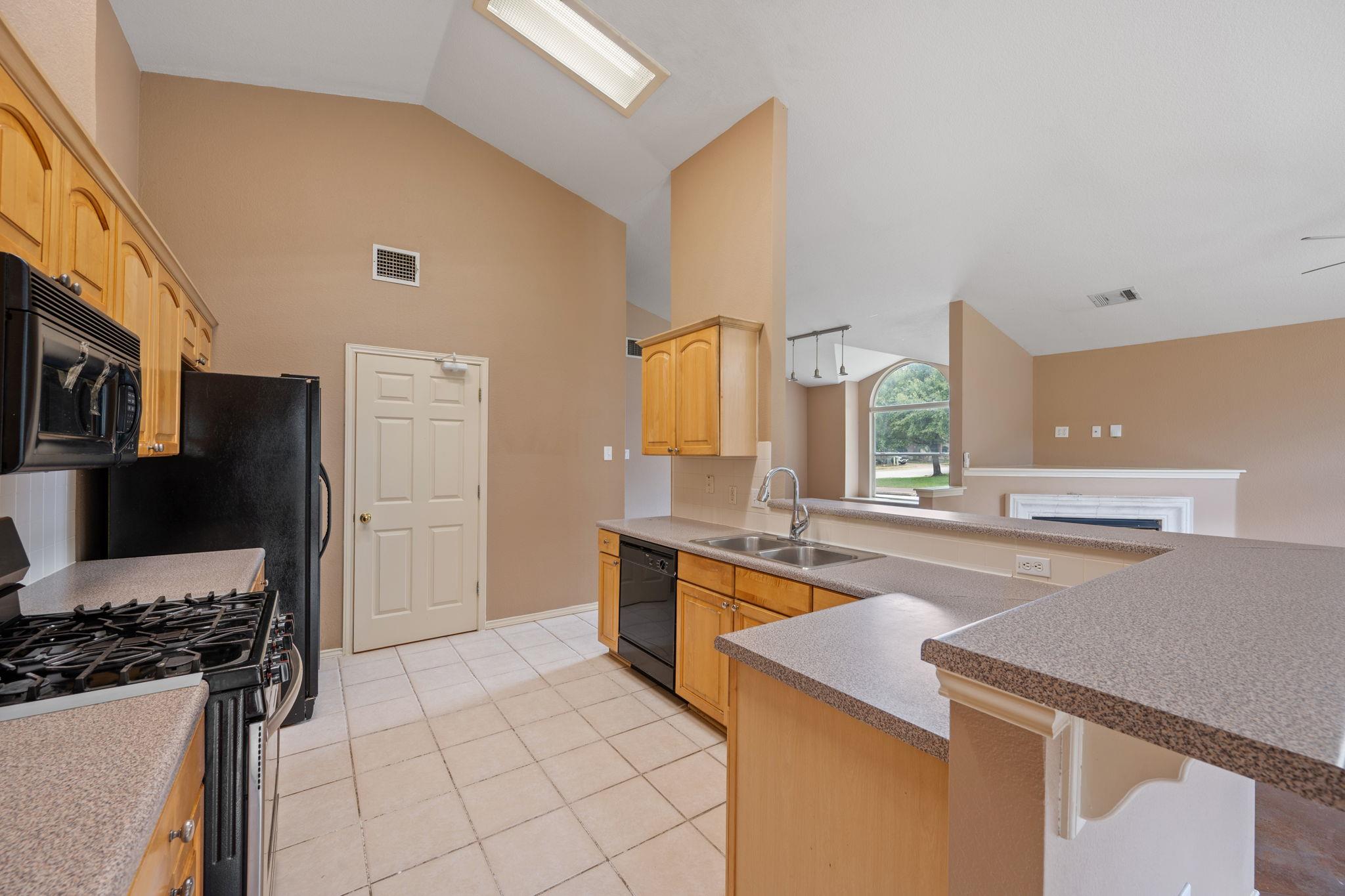 517 Paso Fino Trl, Cedar Park, TX 78613