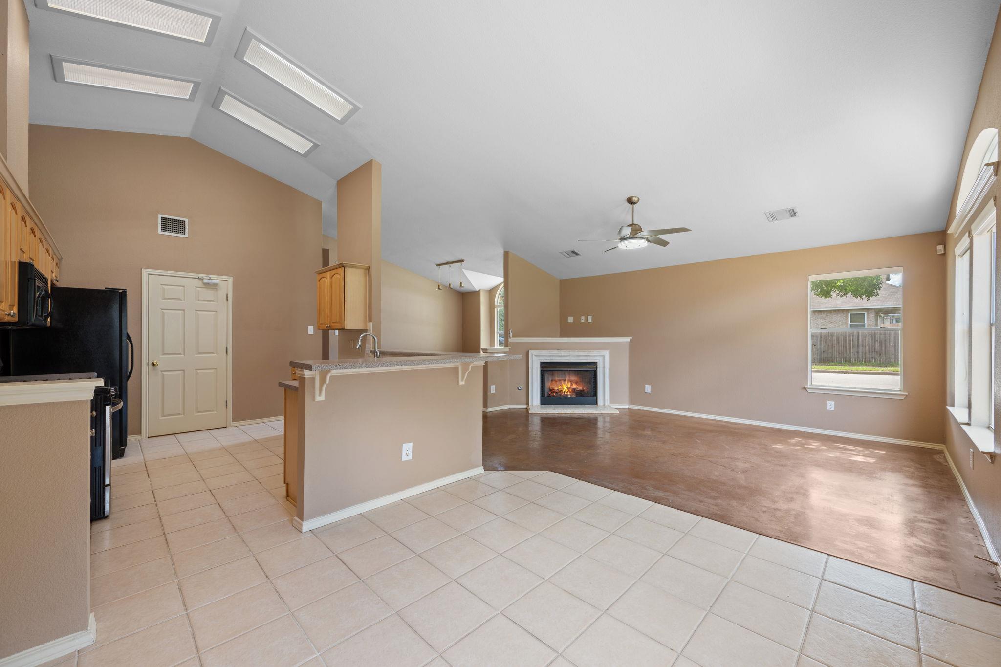 517 Paso Fino Trl, Cedar Park, TX 78613