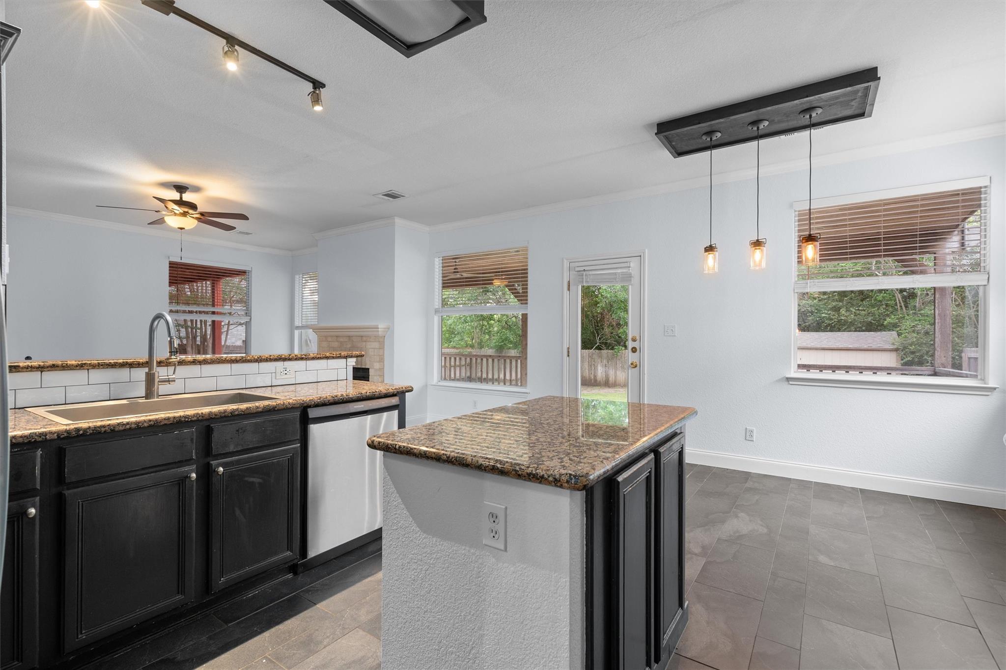 1213 Red Ranch Cir, Cedar Park, TX 78613