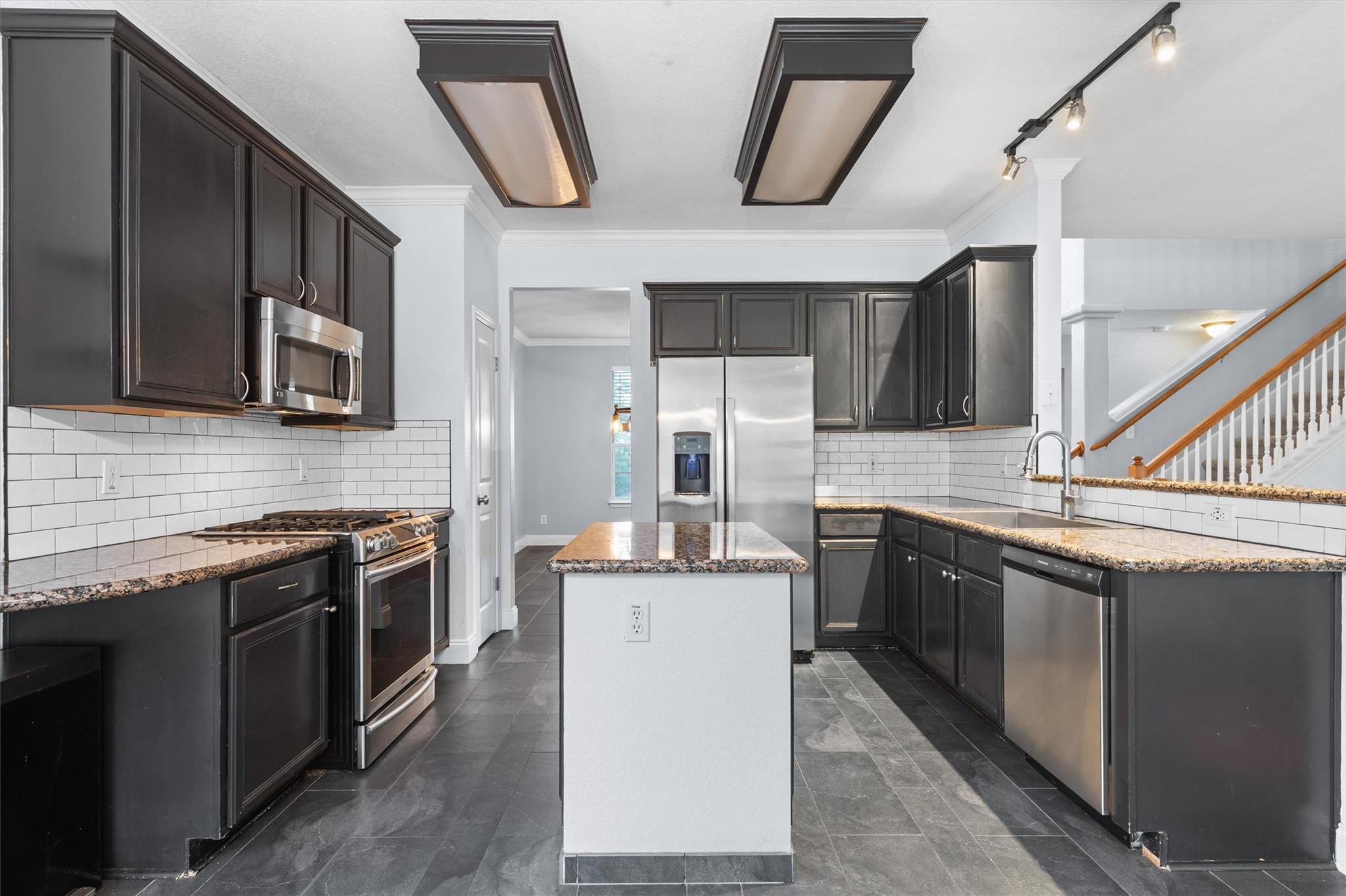 1213 Red Ranch Cir, Cedar Park, TX 78613