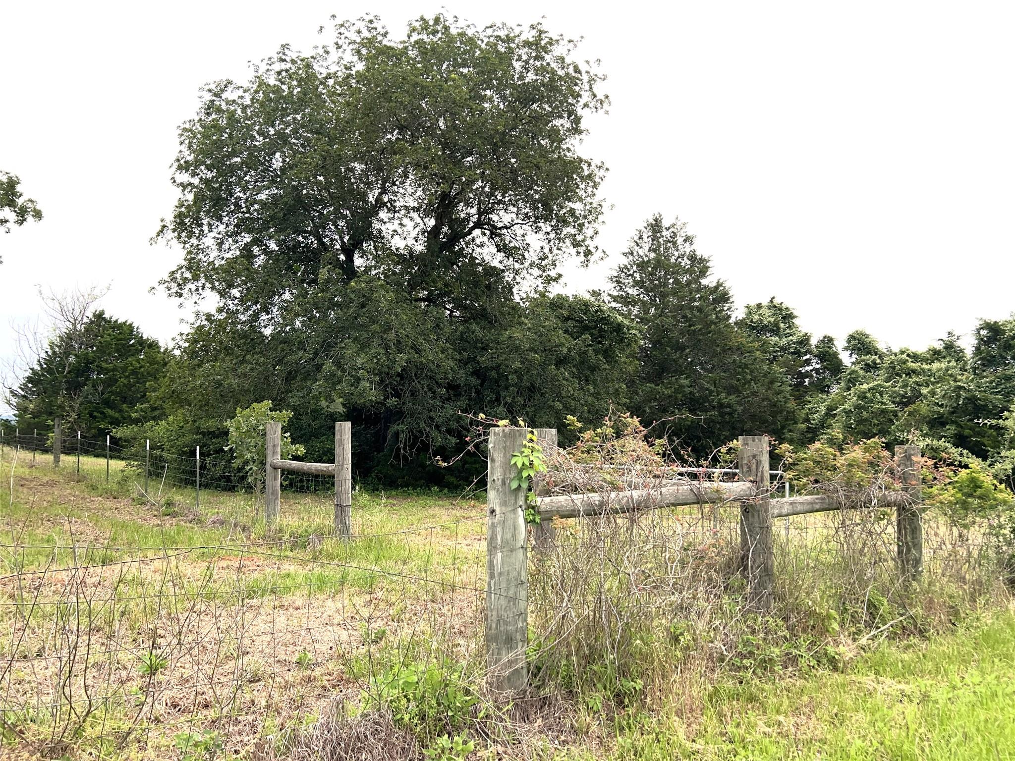 160 Rosanky Cattle Company Rd # R, Smithville, TX 78957