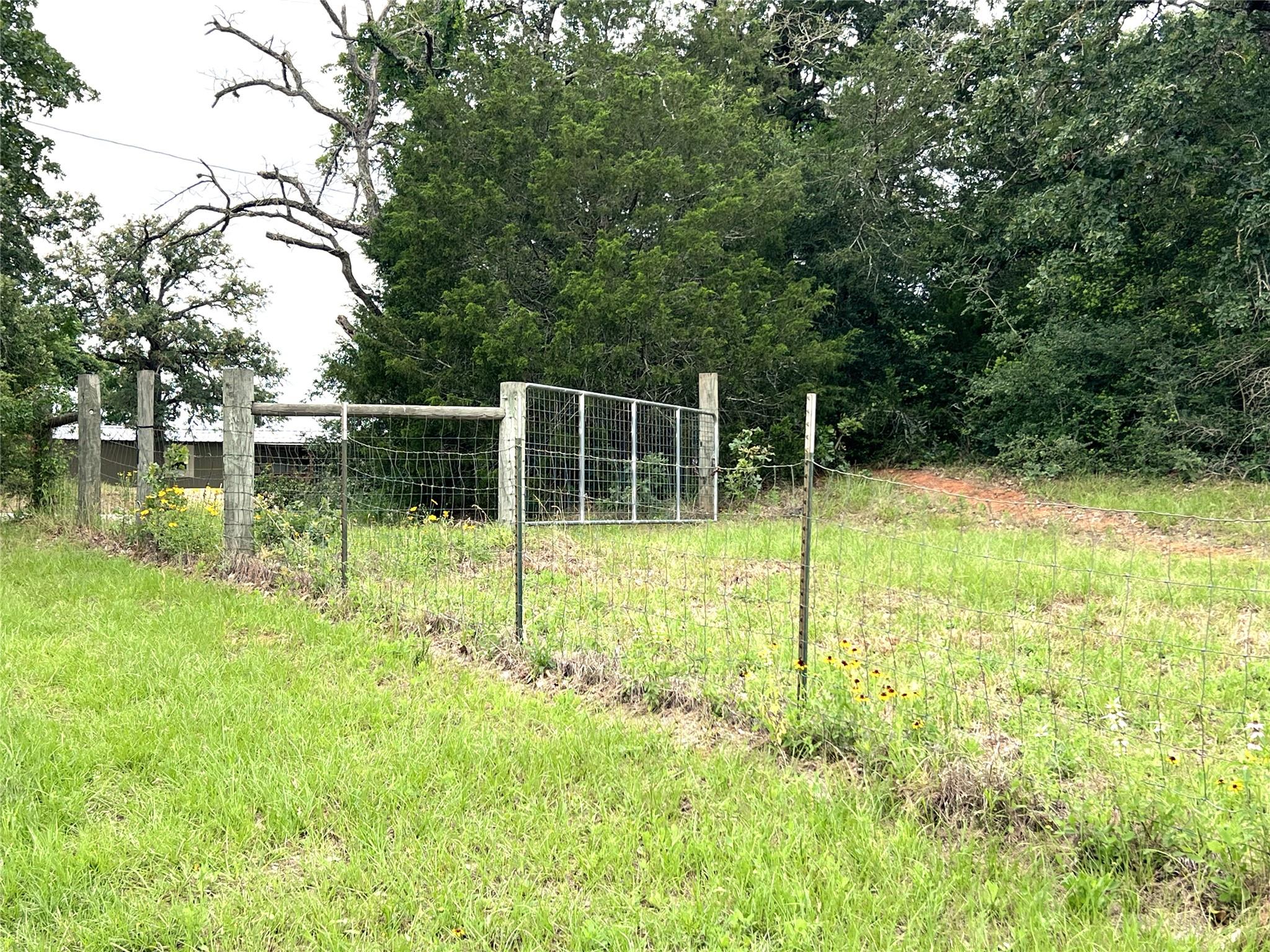 160 Rosanky Cattle Company Rd # R, Smithville, TX 78957