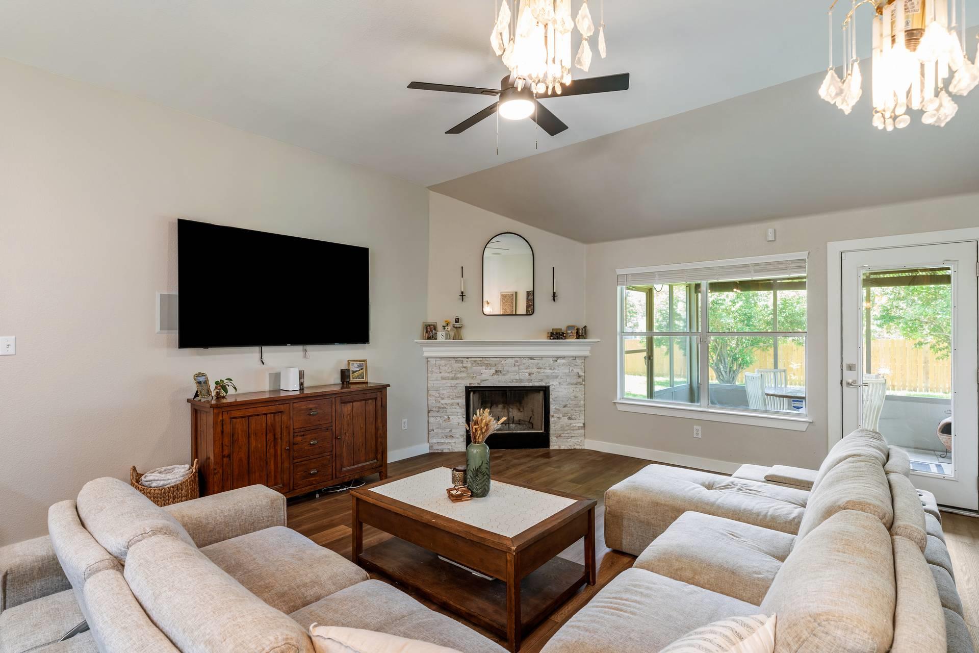 113 Hanstrom Dr, Hutto, TX 78634