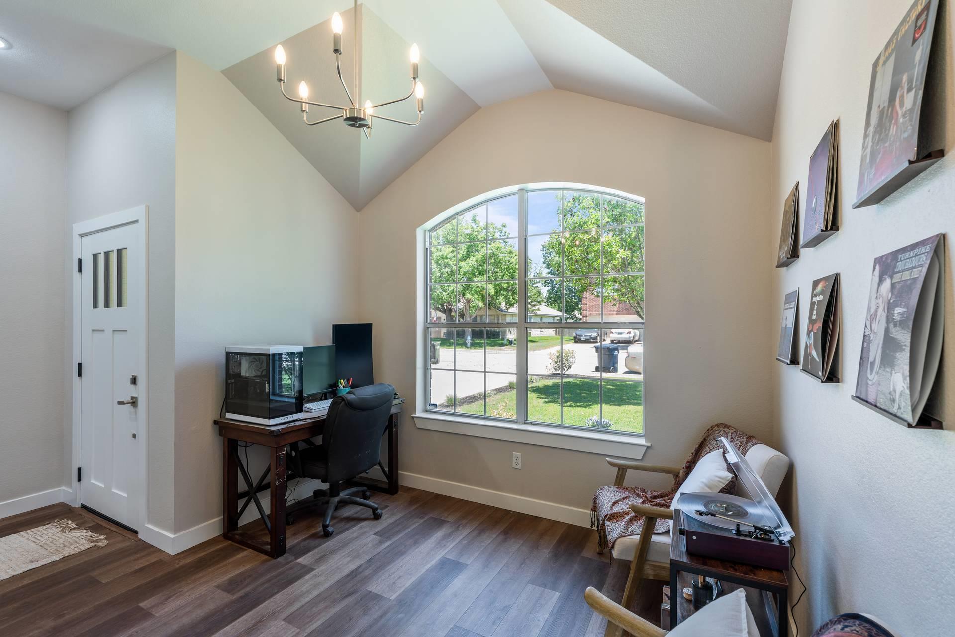 113 Hanstrom Dr, Hutto, TX 78634