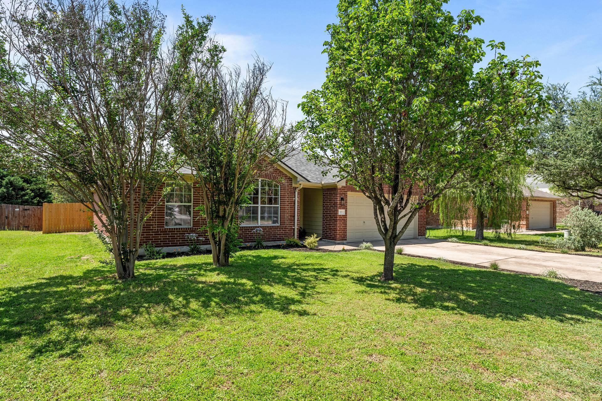 113 Hanstrom Dr, Hutto, TX 78634