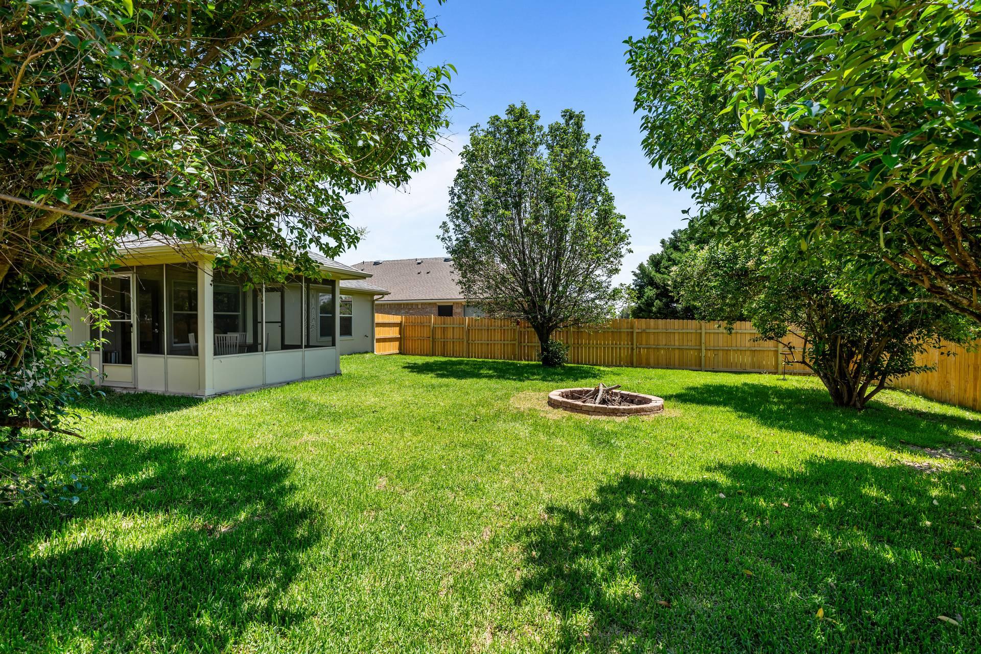 113 Hanstrom Dr, Hutto, TX 78634