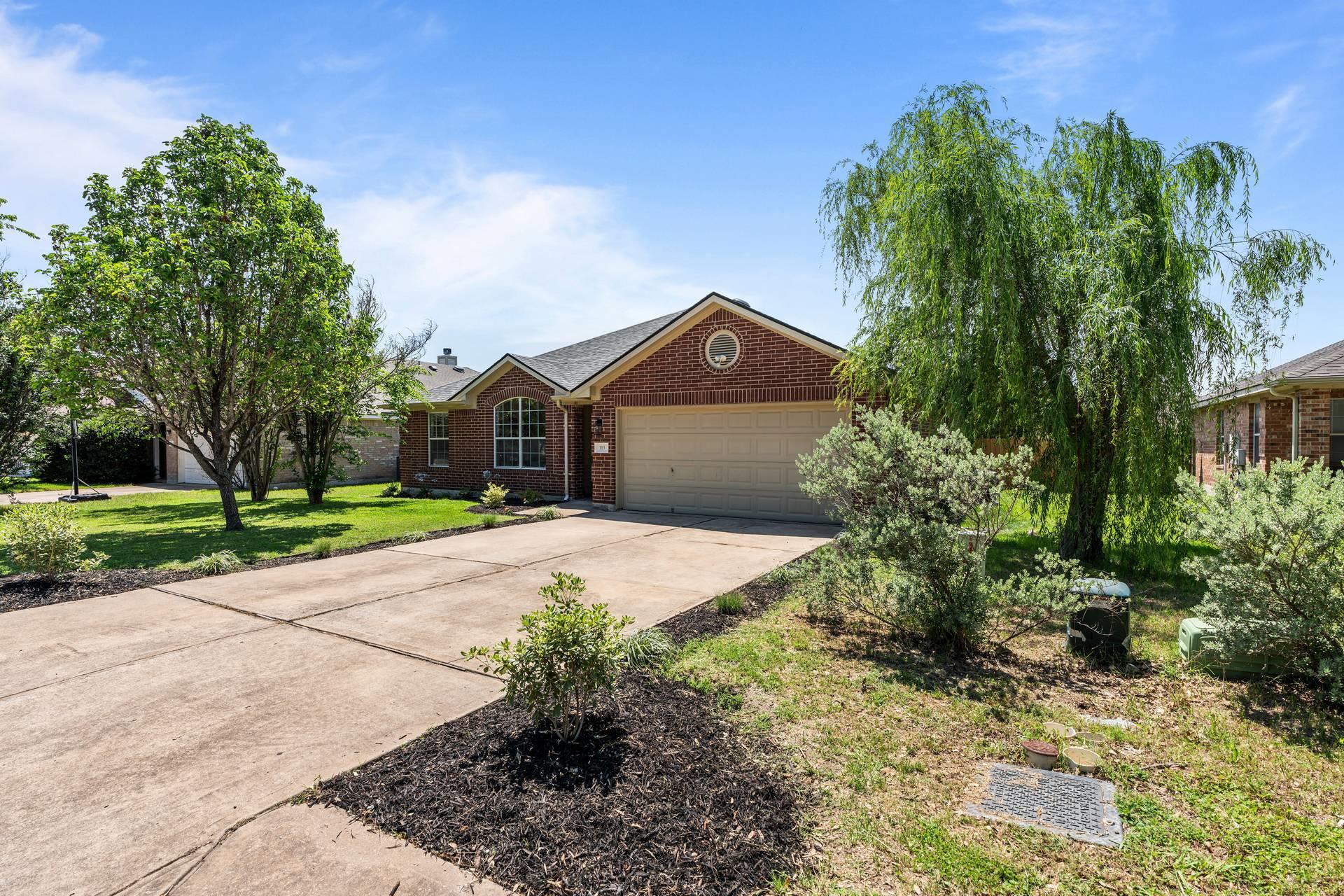 113 Hanstrom Dr, Hutto, TX 78634