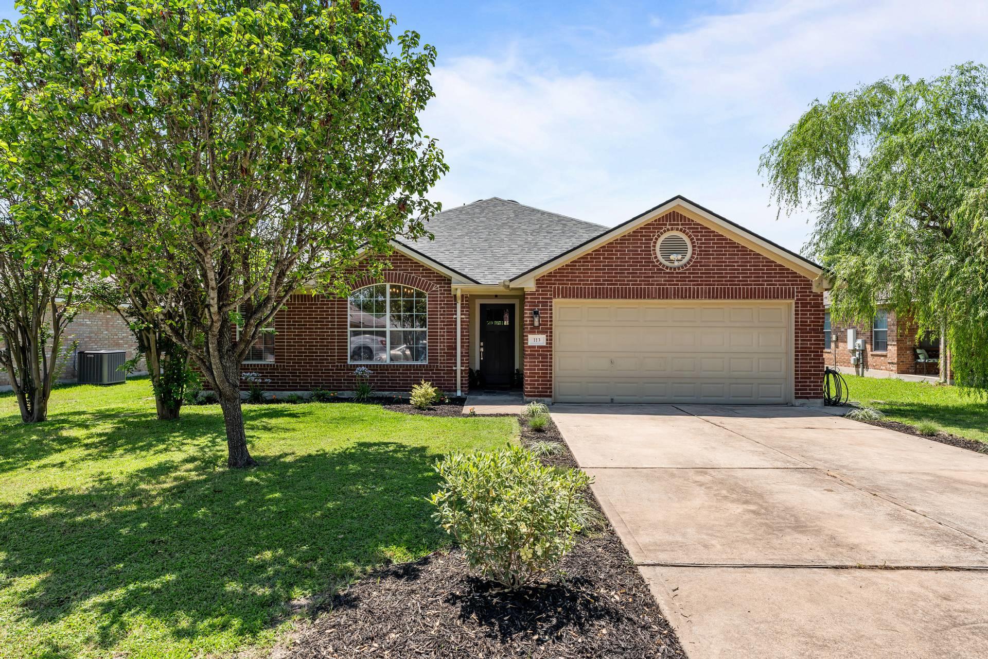 113 Hanstrom Dr, Hutto, TX 78634