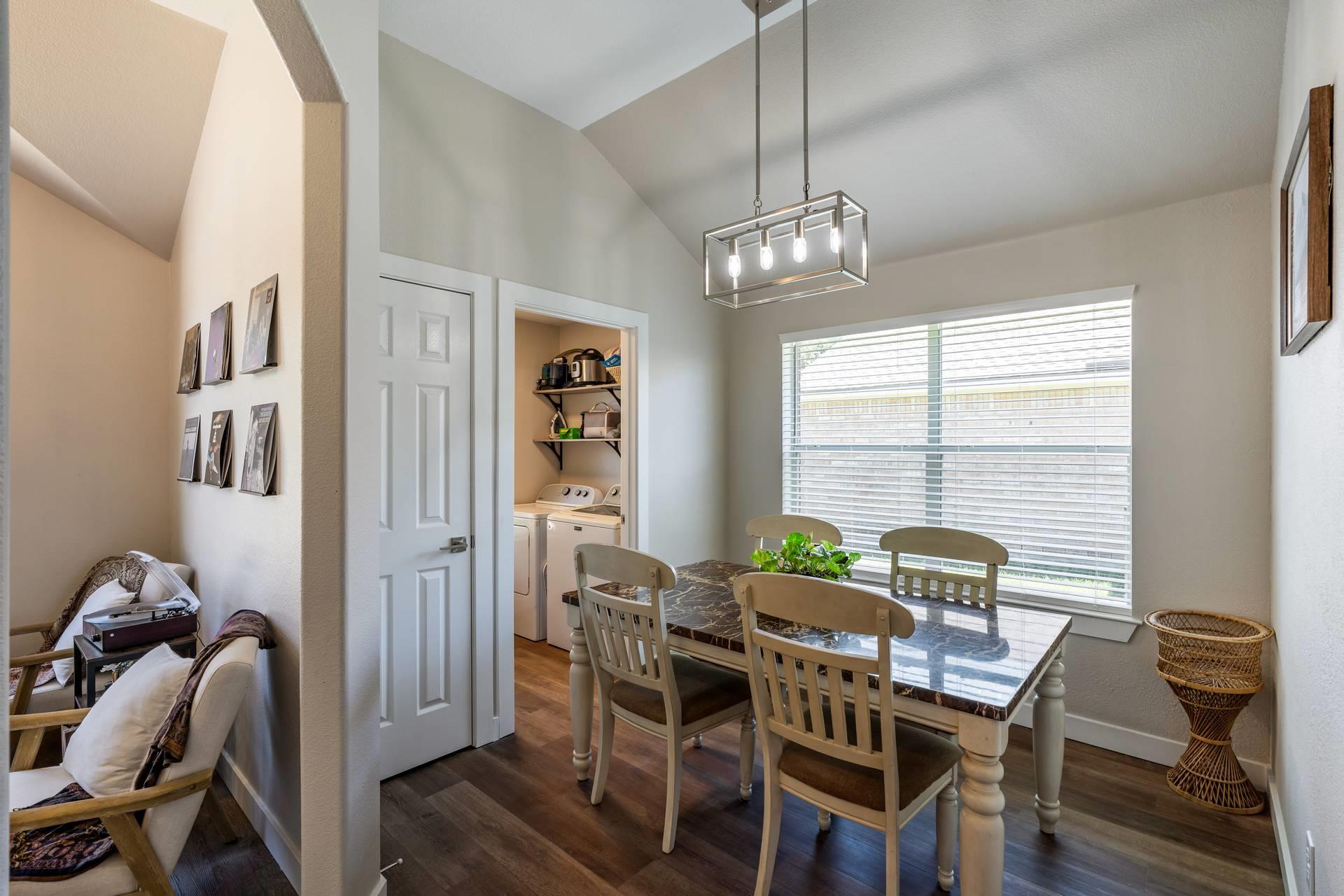 113 Hanstrom Dr, Hutto, TX 78634