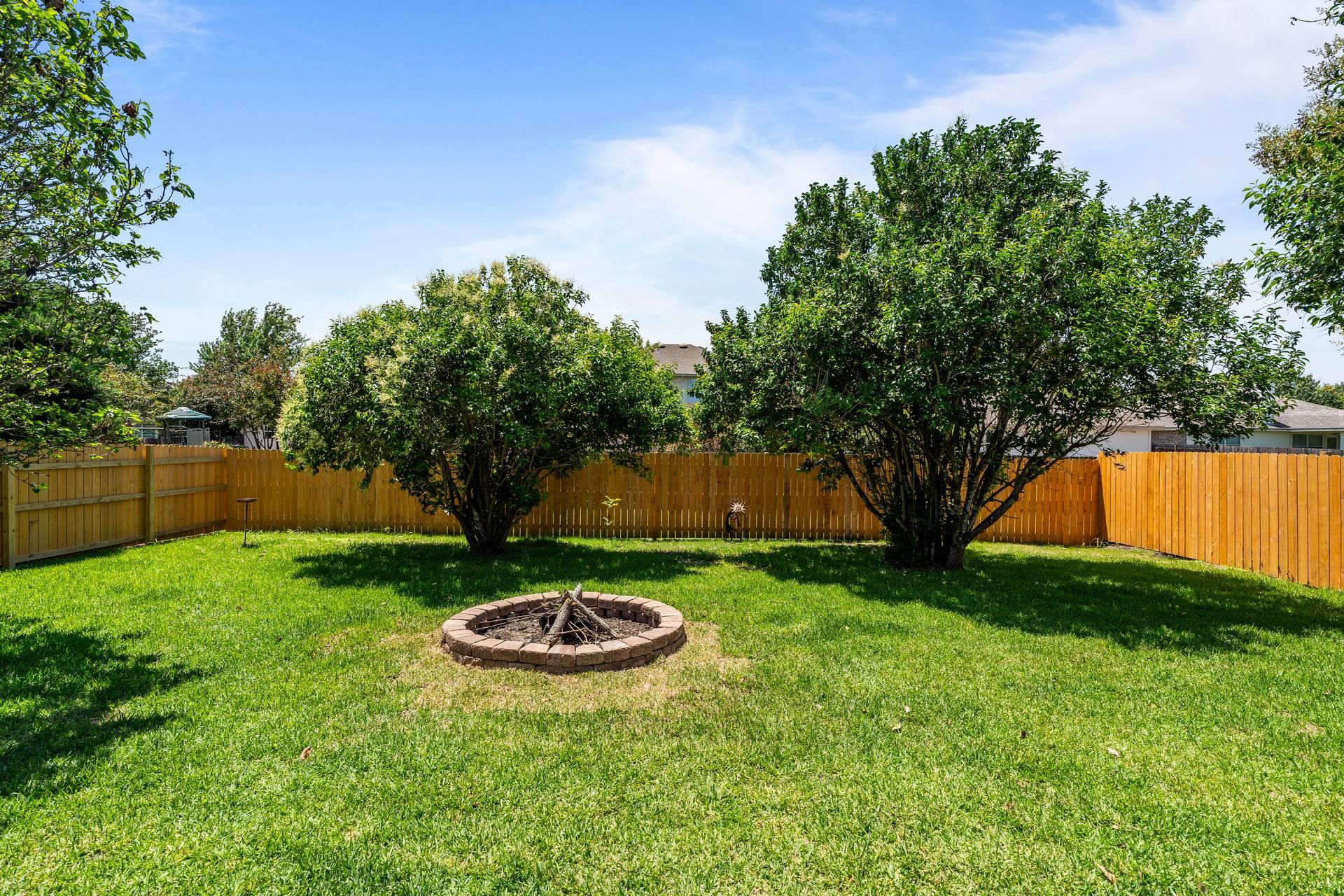 113 Hanstrom Dr, Hutto, TX 78634