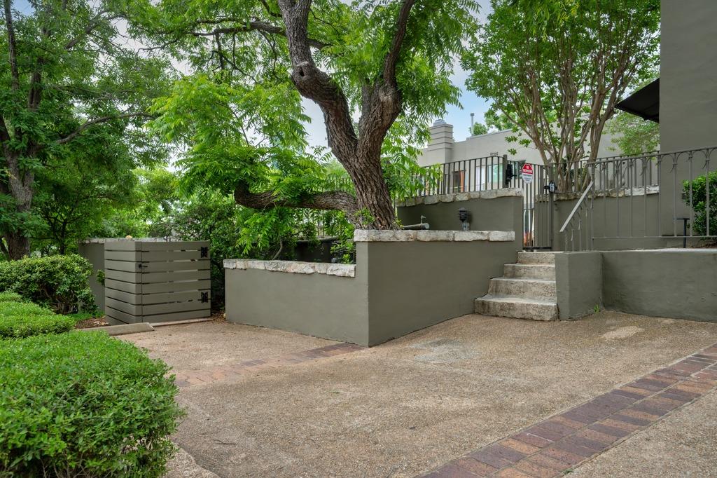 1111 W 12th St # 108, Austin, TX 78703