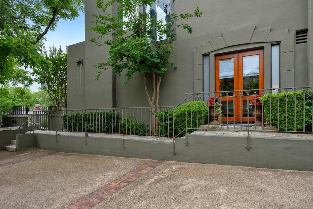 1111 W 12th St # 108, Austin, TX 78703