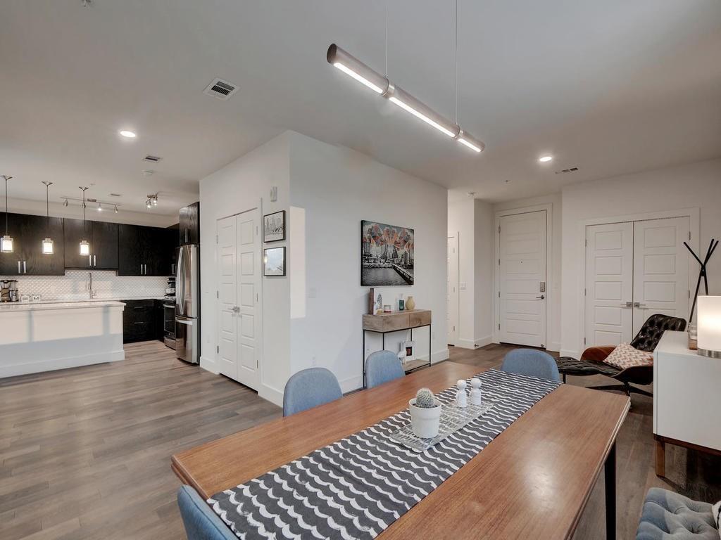 1615 E 7th St # 301, Austin, TX 78702
