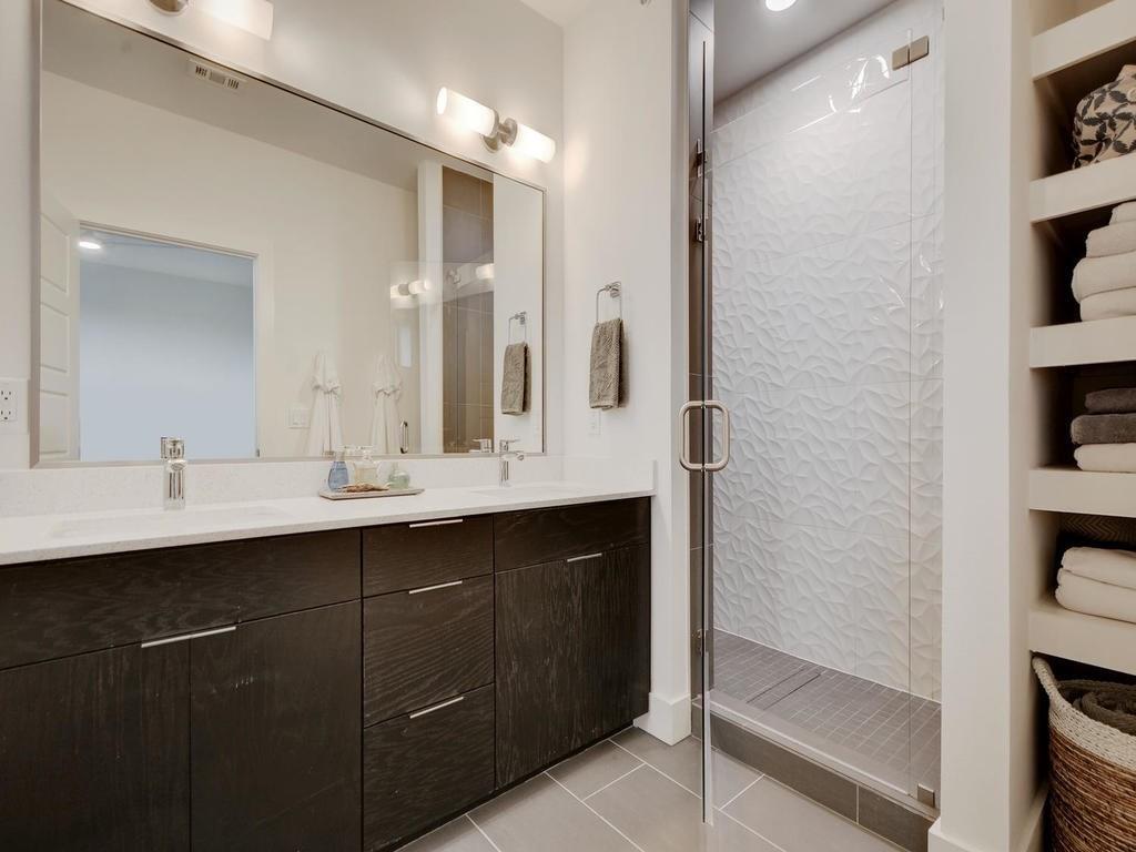 1615 E 7th St # 301, Austin, TX 78702
