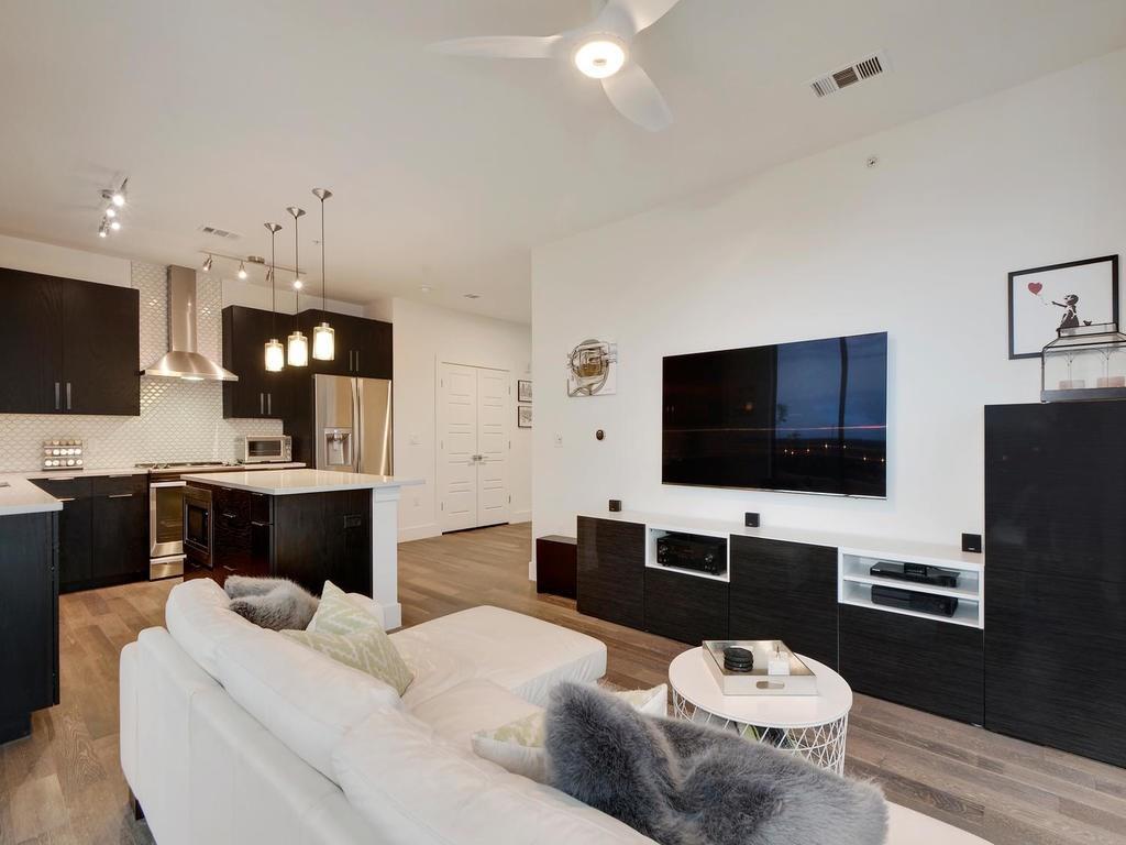 1615 E 7th St # 301, Austin, TX 78702