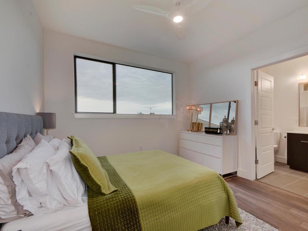1615 E 7th St # 301, Austin, TX 78702
