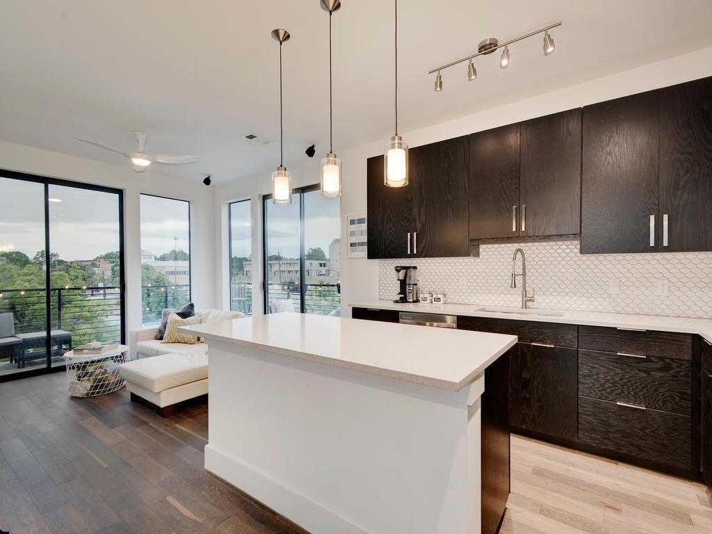 1615 E 7th St # 301, Austin, TX 78702