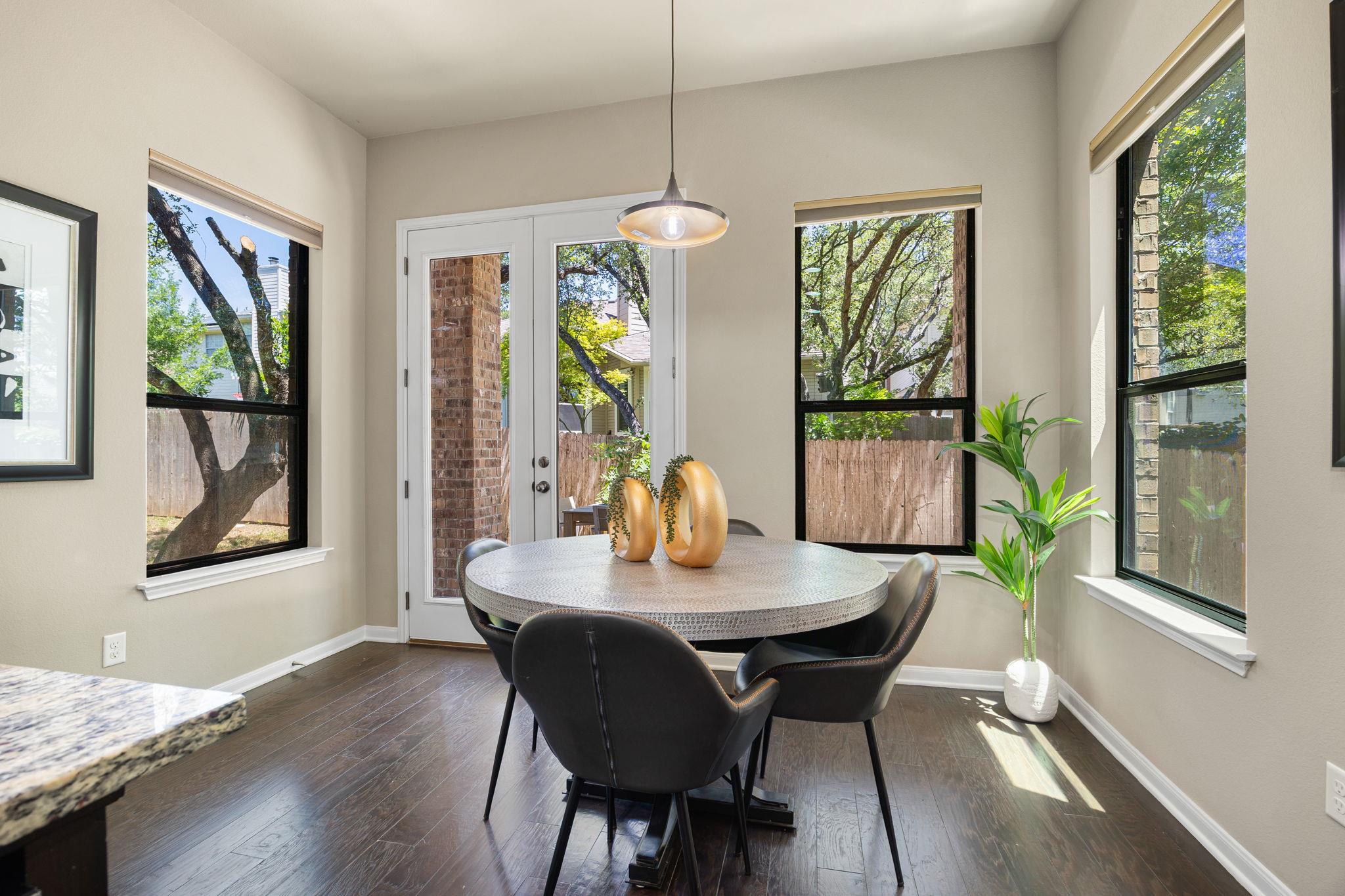 6916 Barstow Ct, Austin, TX 78749