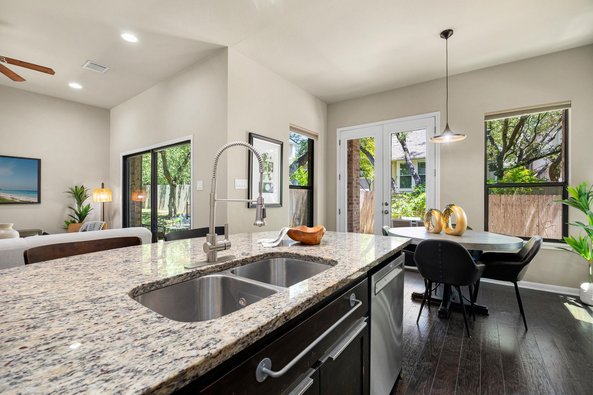 6916 Barstow Ct, Austin, TX 78749