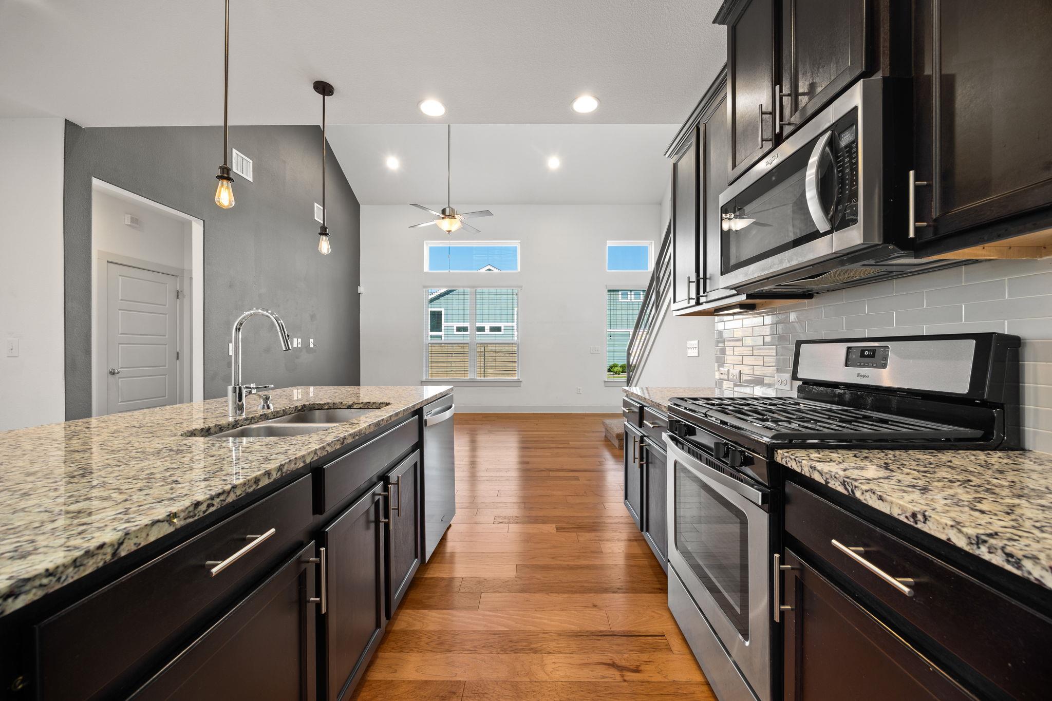 7201 Mowbray St, Austin, TX 78741