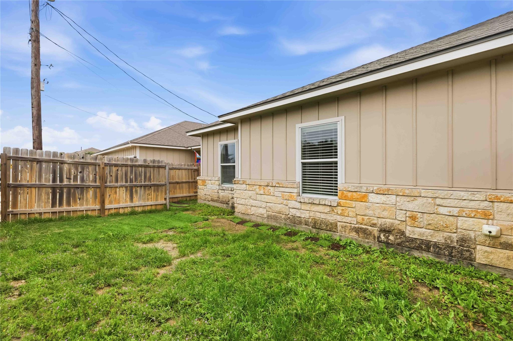 404 Carl Shipp Dr, Liberty Hill, TX 78642