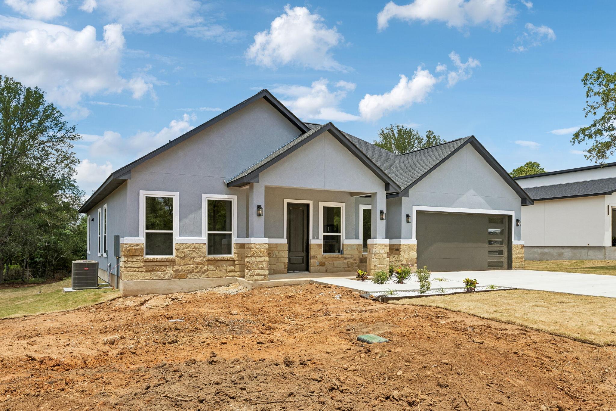 118 Heleakala Dr, Bastrop, TX 78602