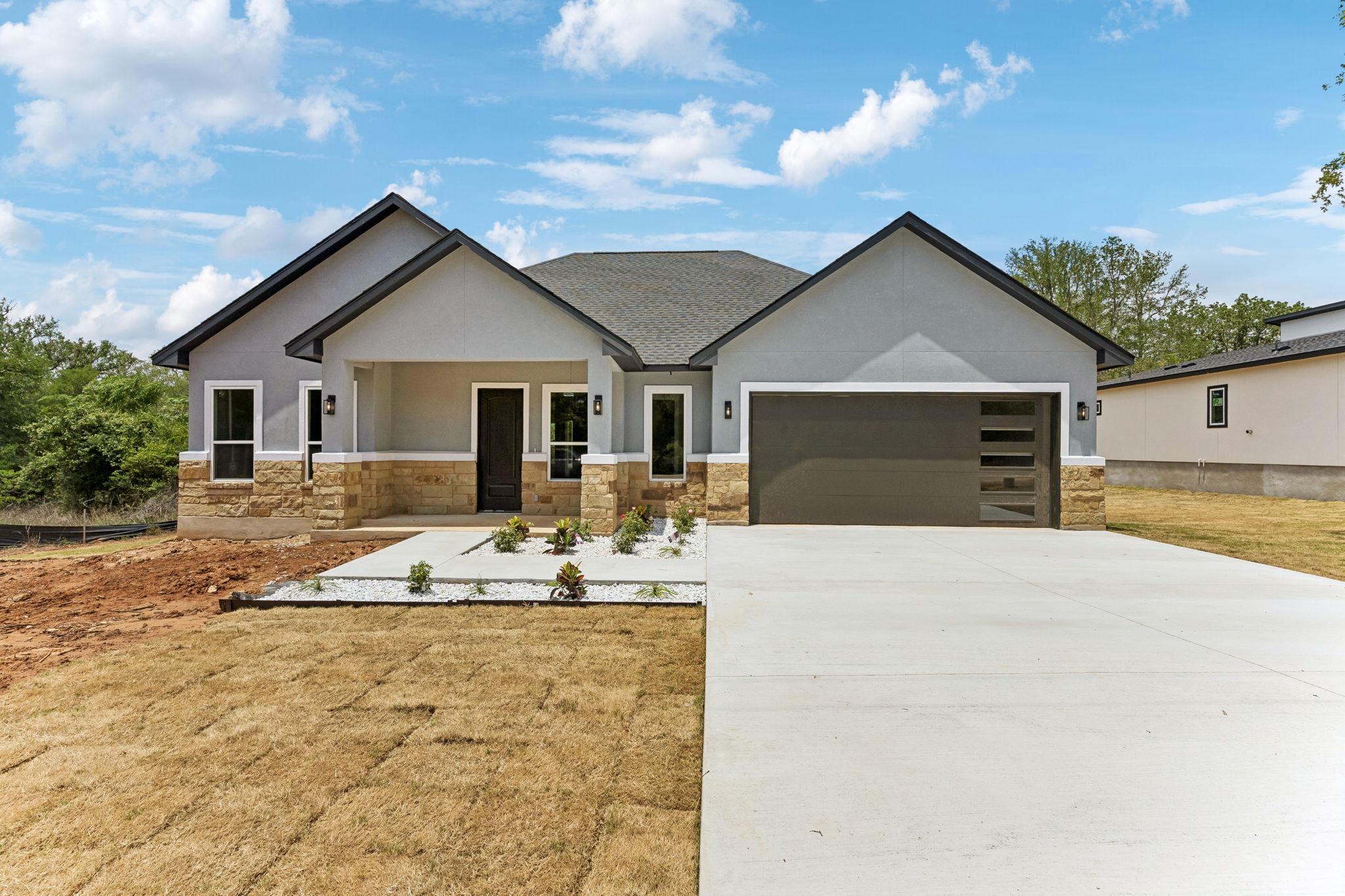 118 Heleakala Dr, Bastrop, TX 78602