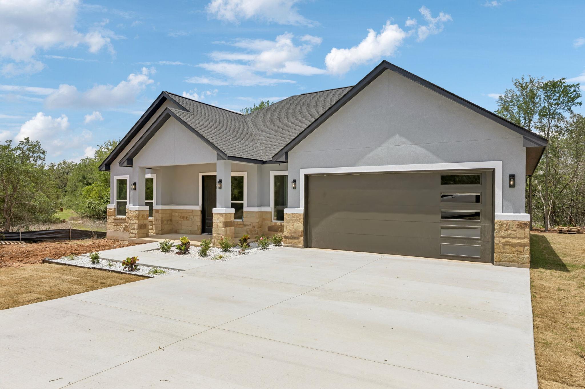118 Heleakala Dr, Bastrop, TX 78602