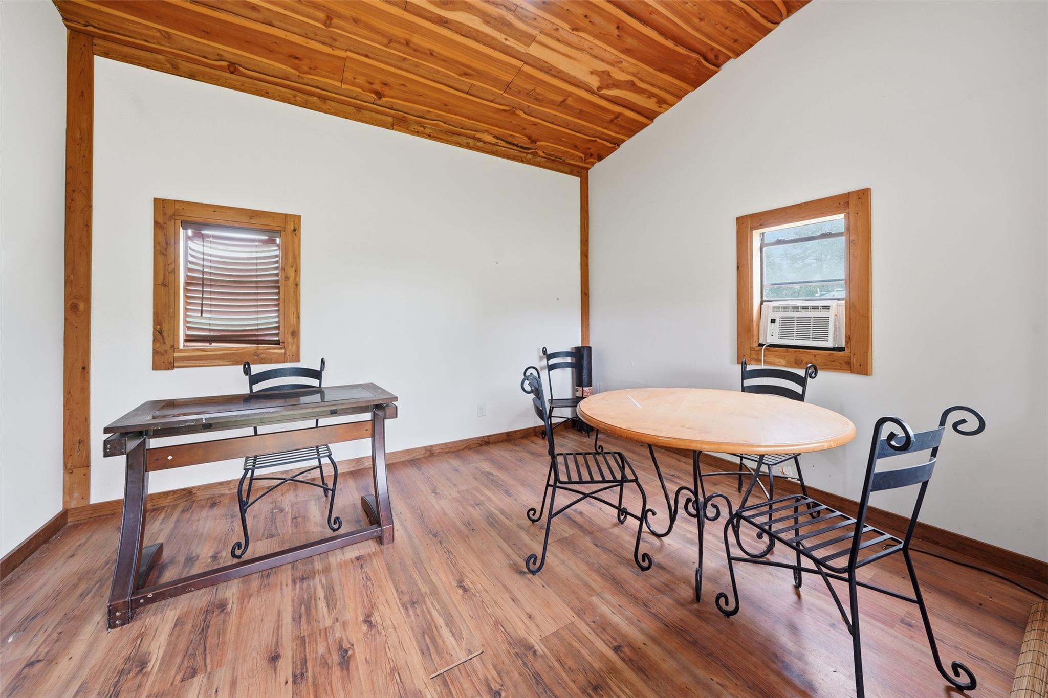169 Ann Powell Rd, Smithville, TX 78957