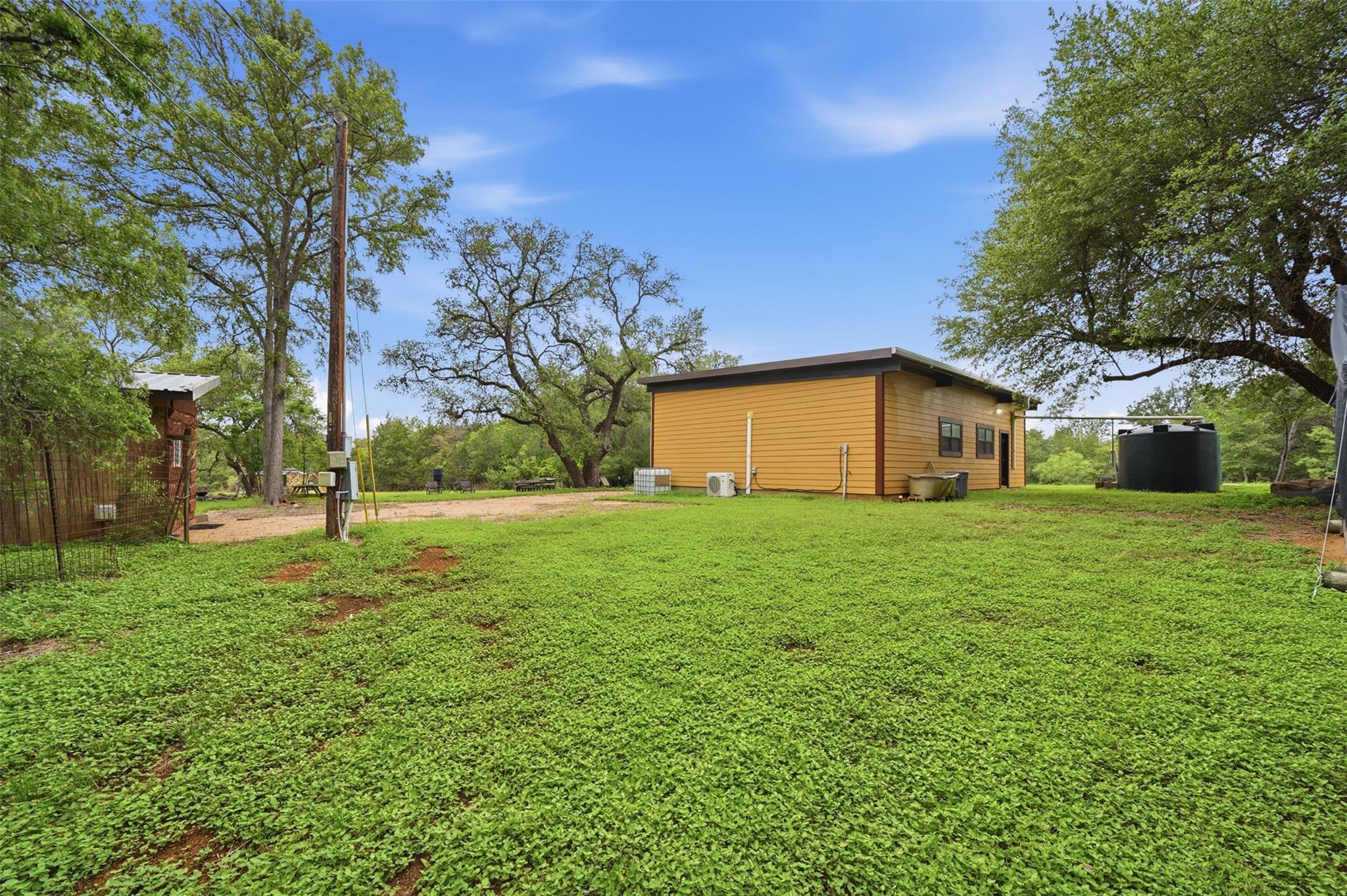 169 Ann Powell Rd, Smithville, TX 78957