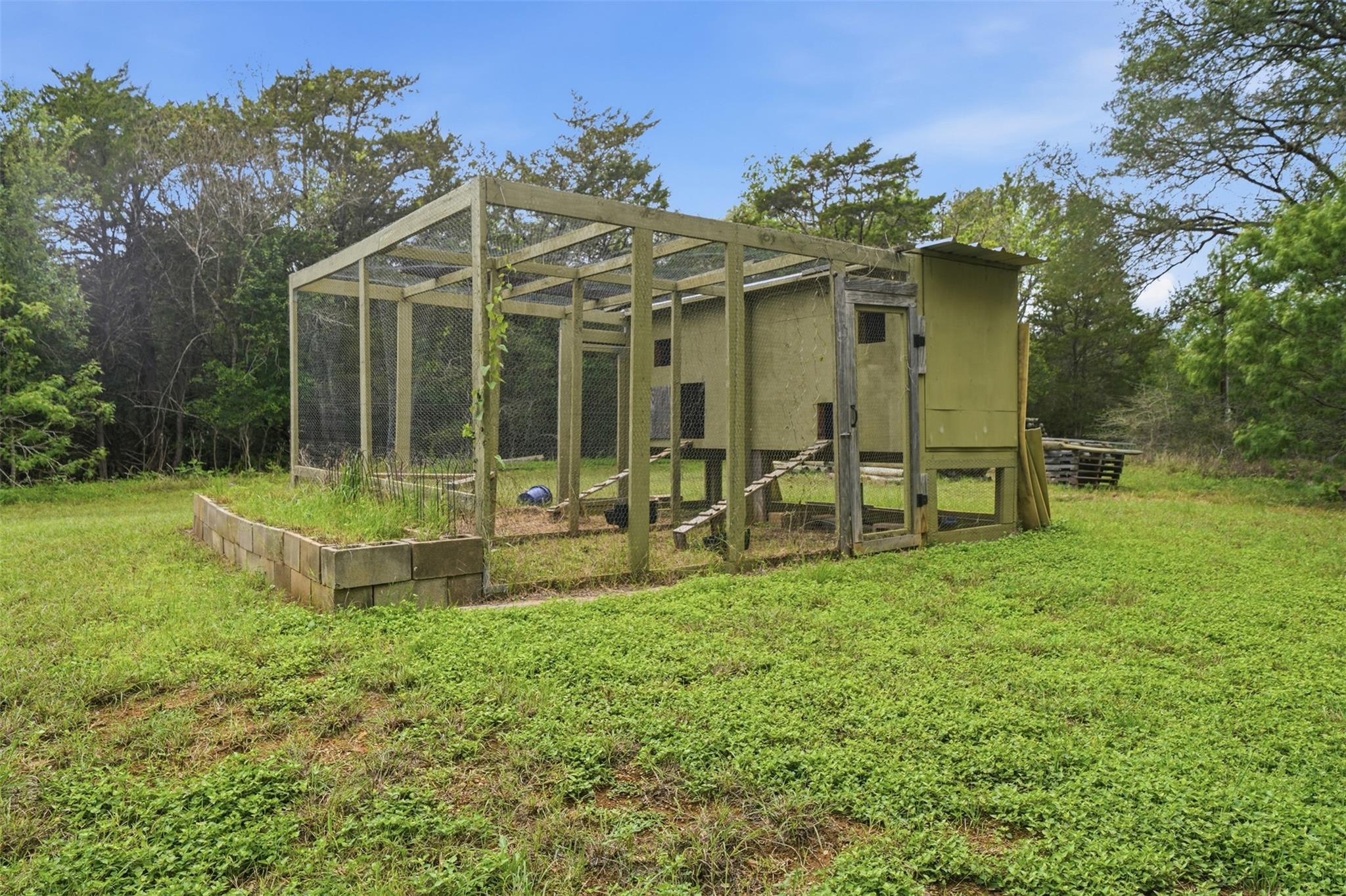 169 Ann Powell Rd, Smithville, TX 78957