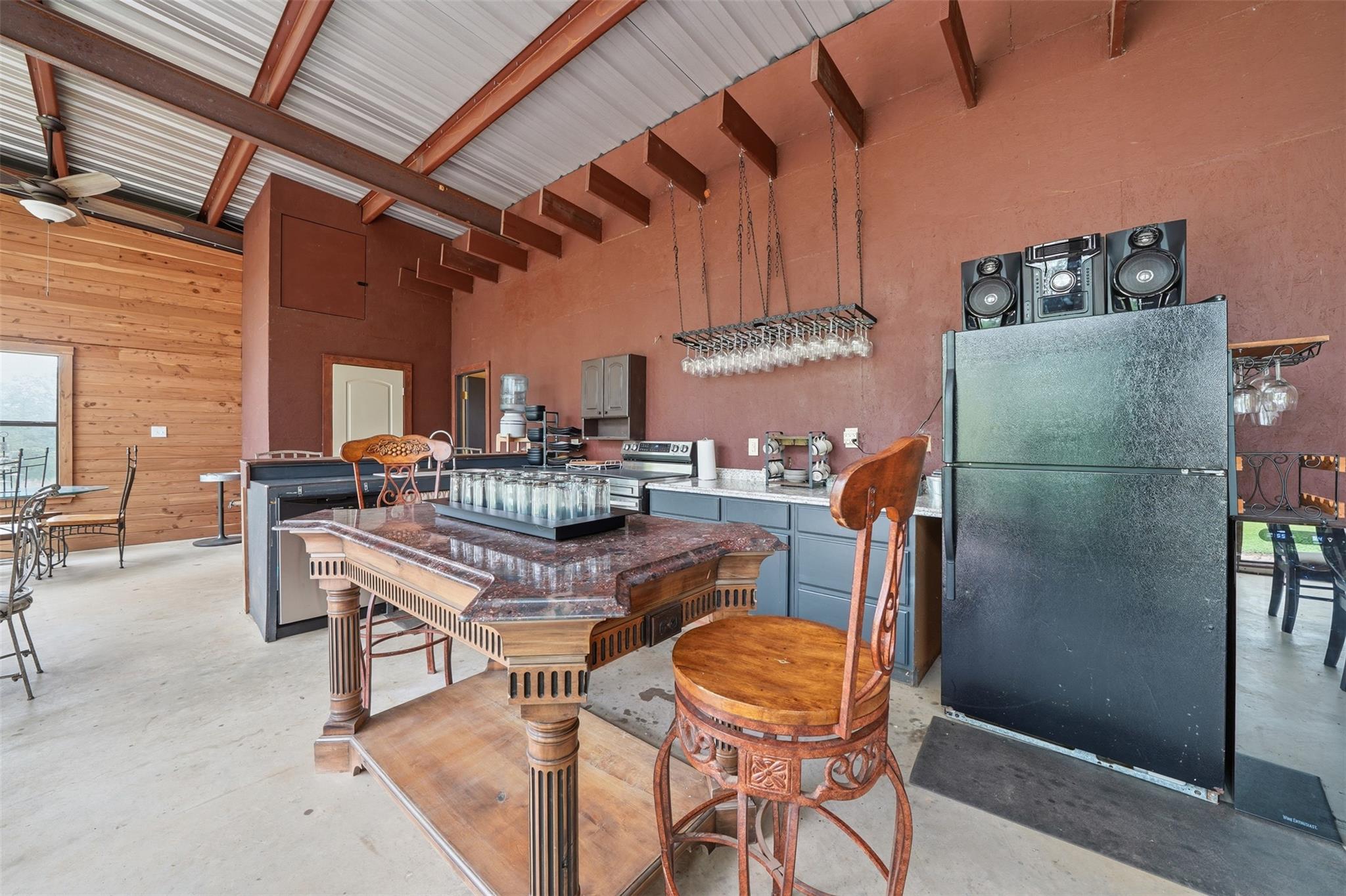 169 Ann Powell Rd, Smithville, TX 78957