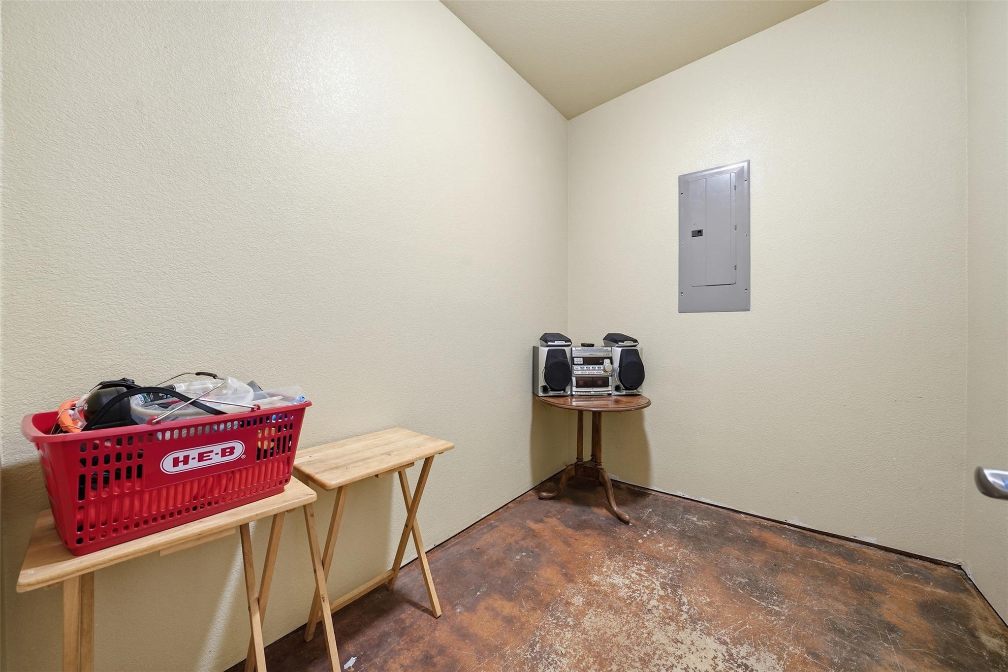 169 Ann Powell Rd, Smithville, TX 78957