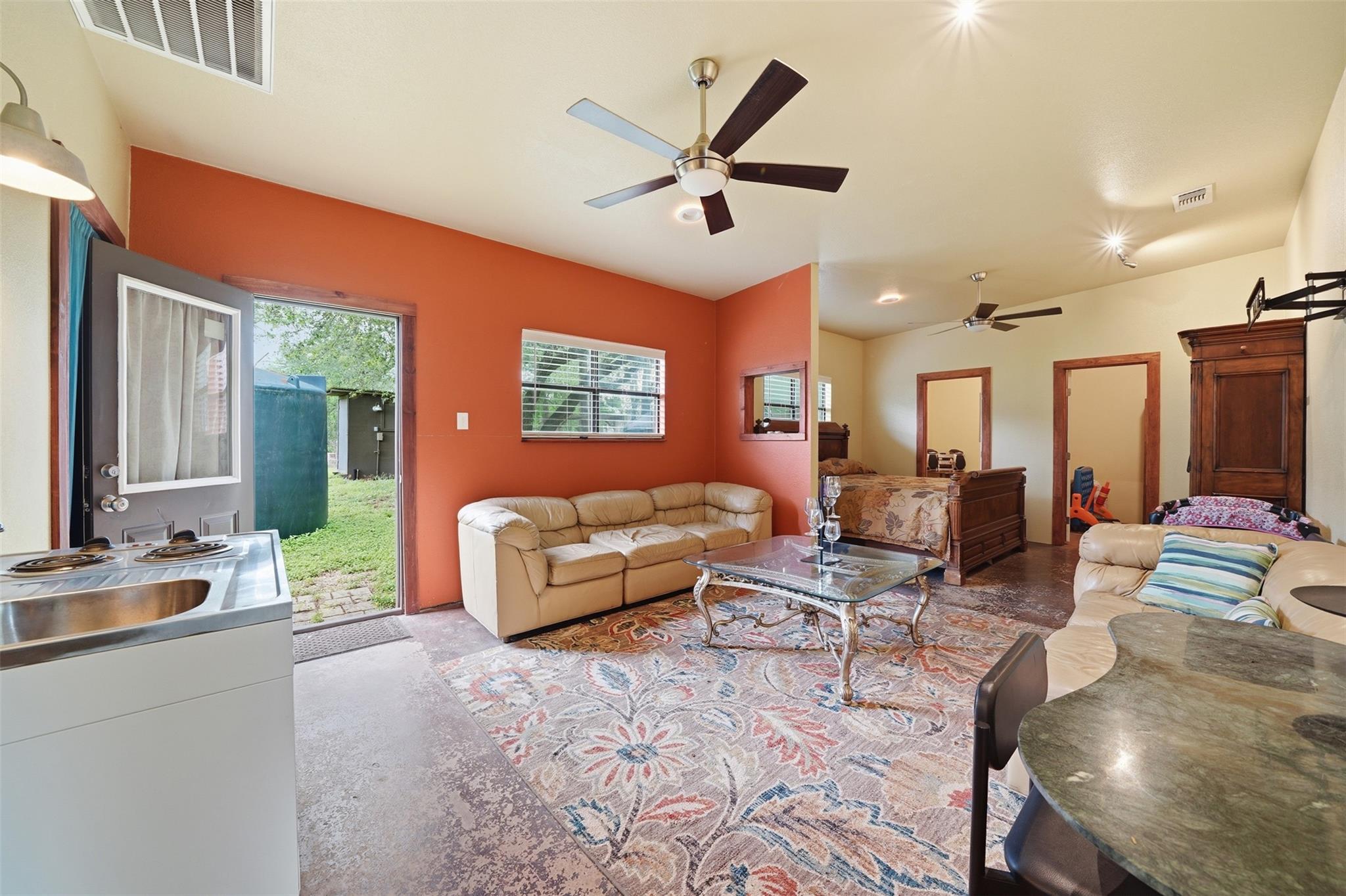 169 Ann Powell Rd, Smithville, TX 78957