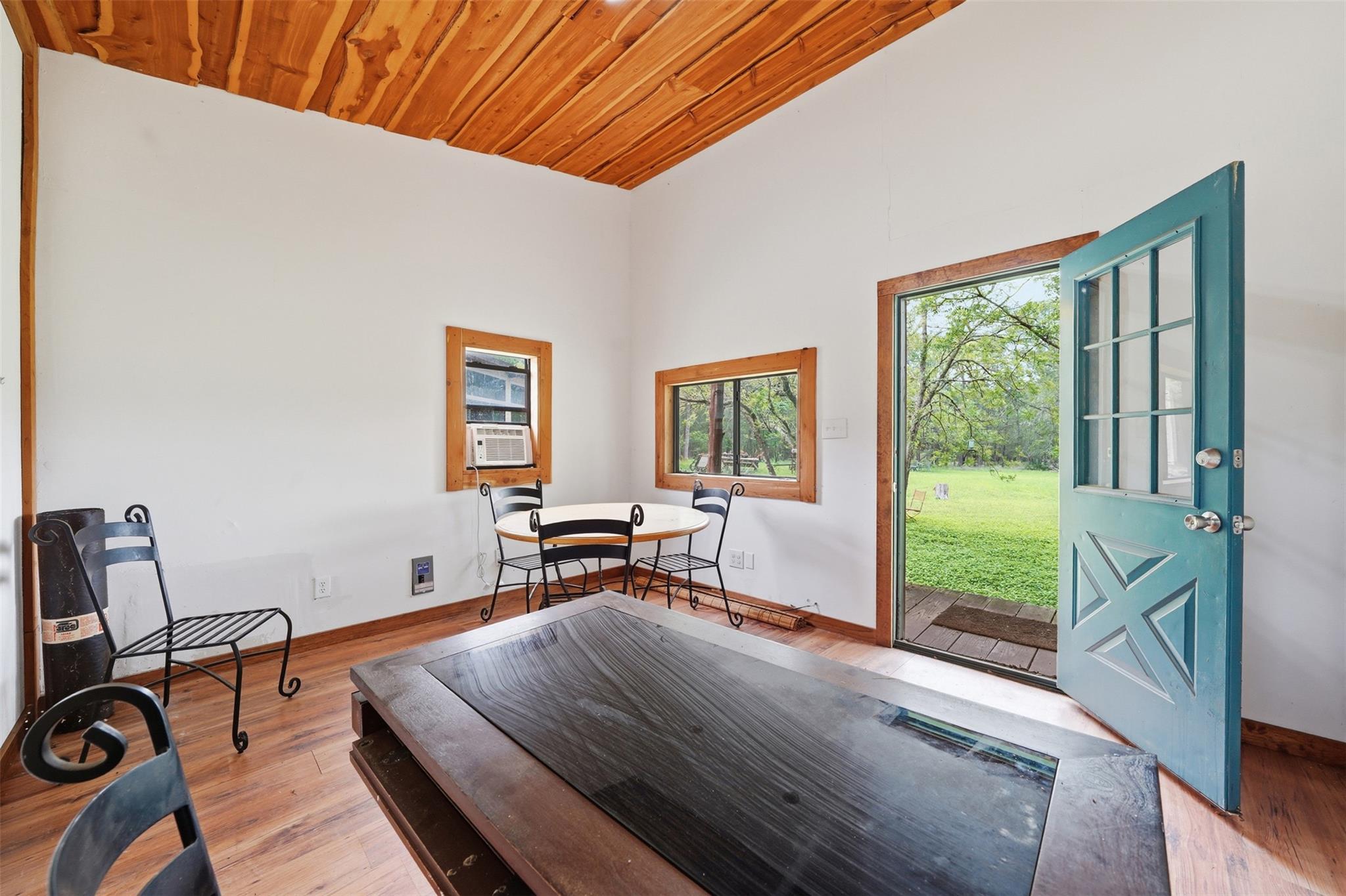 169 Ann Powell Rd, Smithville, TX 78957