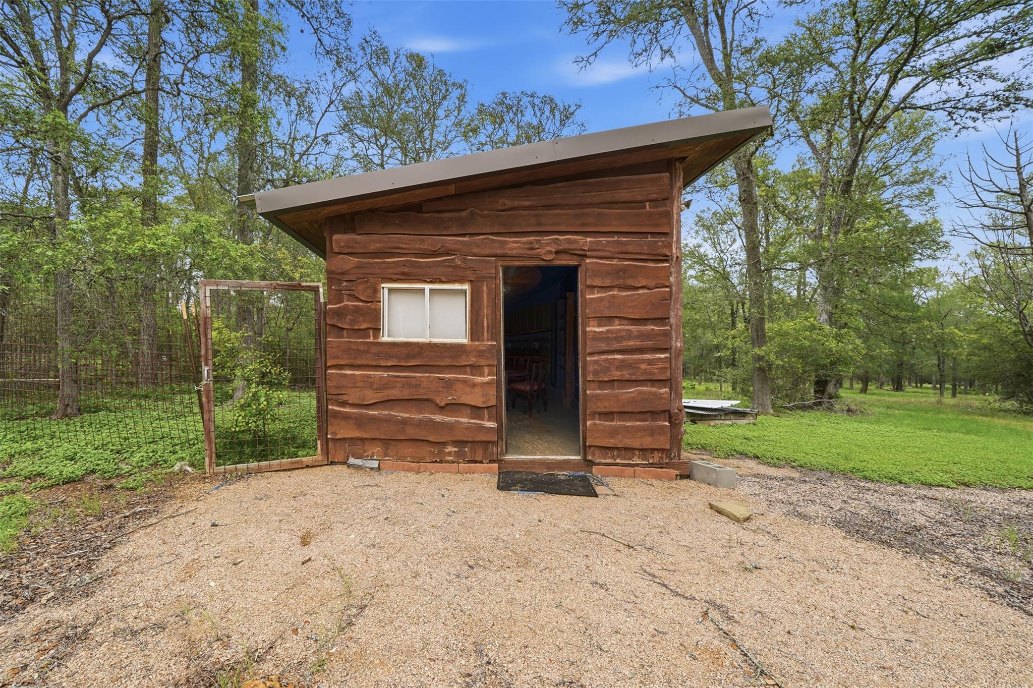 169 Ann Powell Rd, Smithville, TX 78957