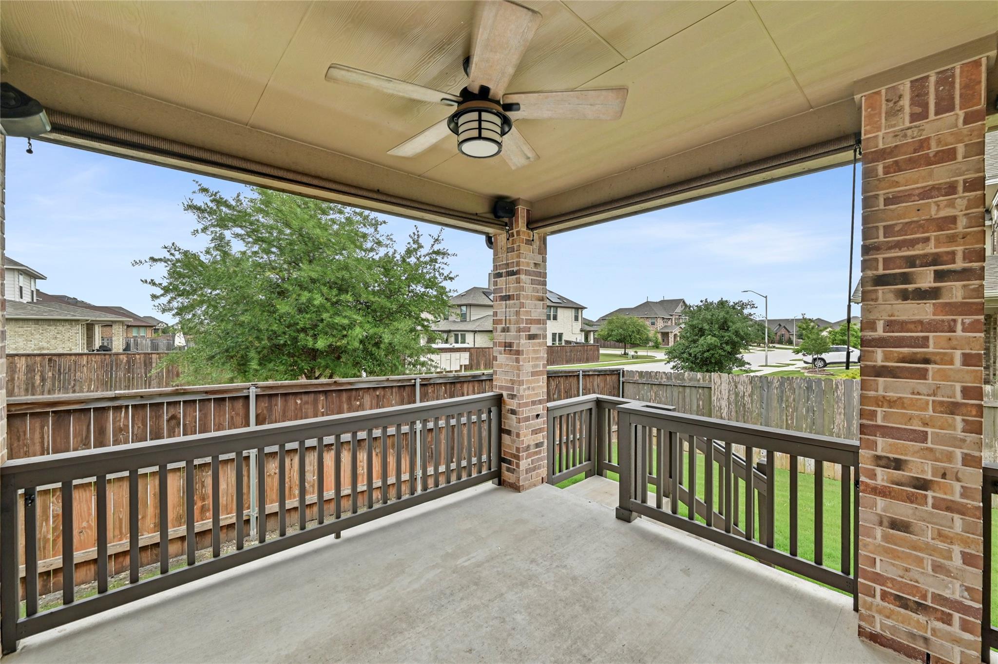 1724 Stinnett Dr, Leander, TX 78641