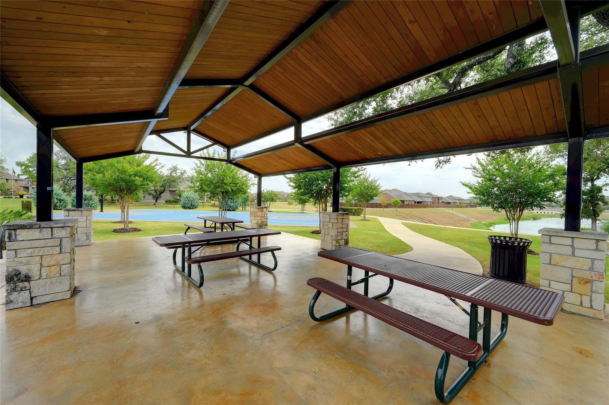 1724 Stinnett Dr, Leander, TX 78641