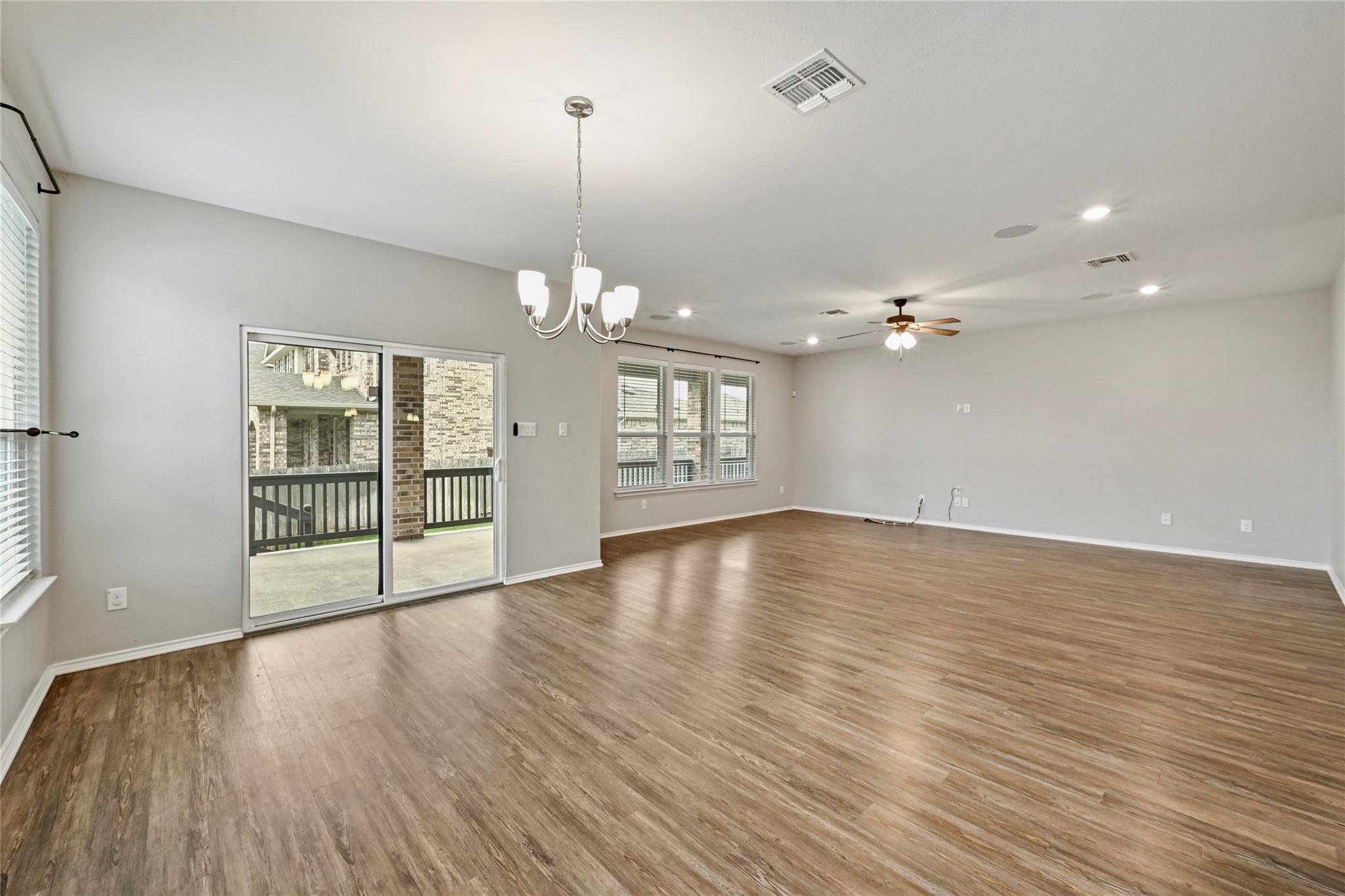 1724 Stinnett Dr, Leander, TX 78641