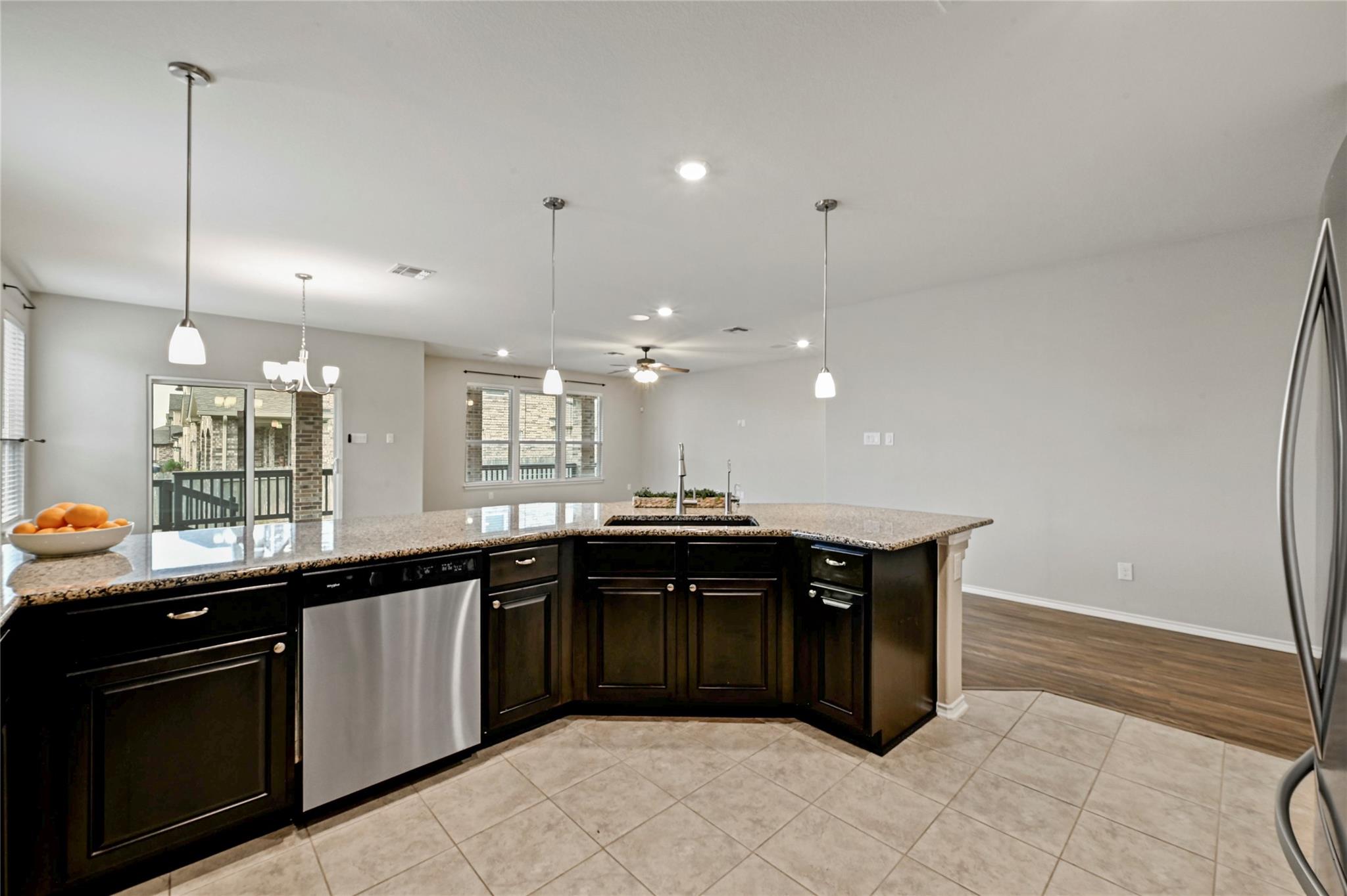 1724 Stinnett Dr, Leander, TX 78641