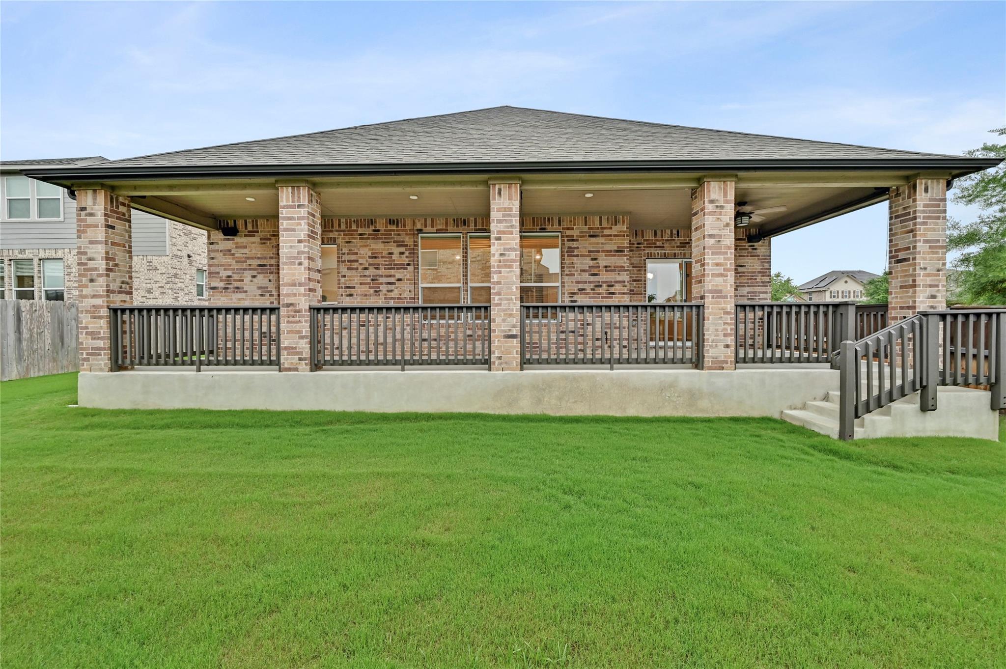 1724 Stinnett Dr, Leander, TX 78641