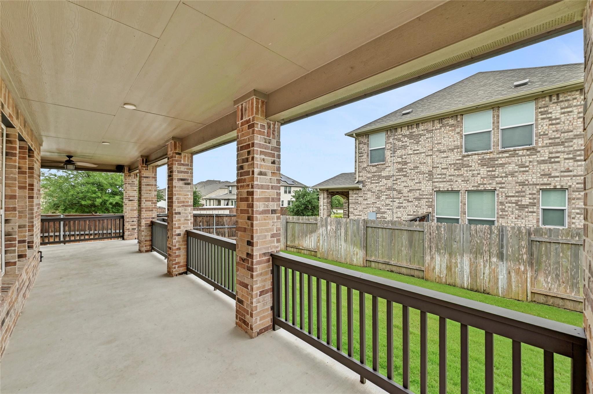 1724 Stinnett Dr, Leander, TX 78641