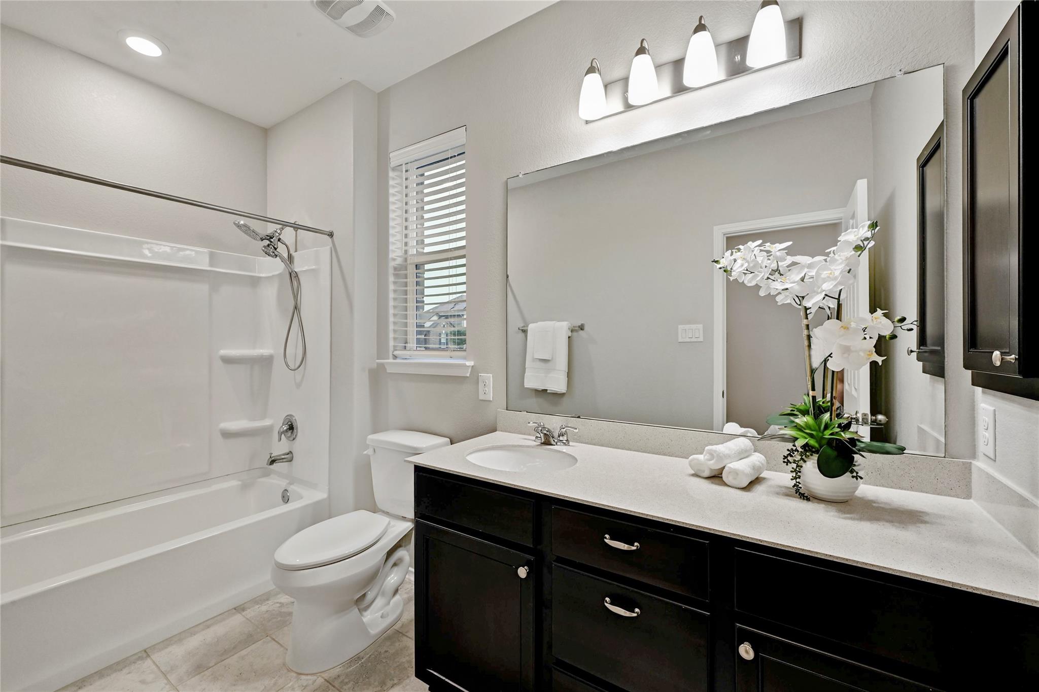 1724 Stinnett Dr, Leander, TX 78641