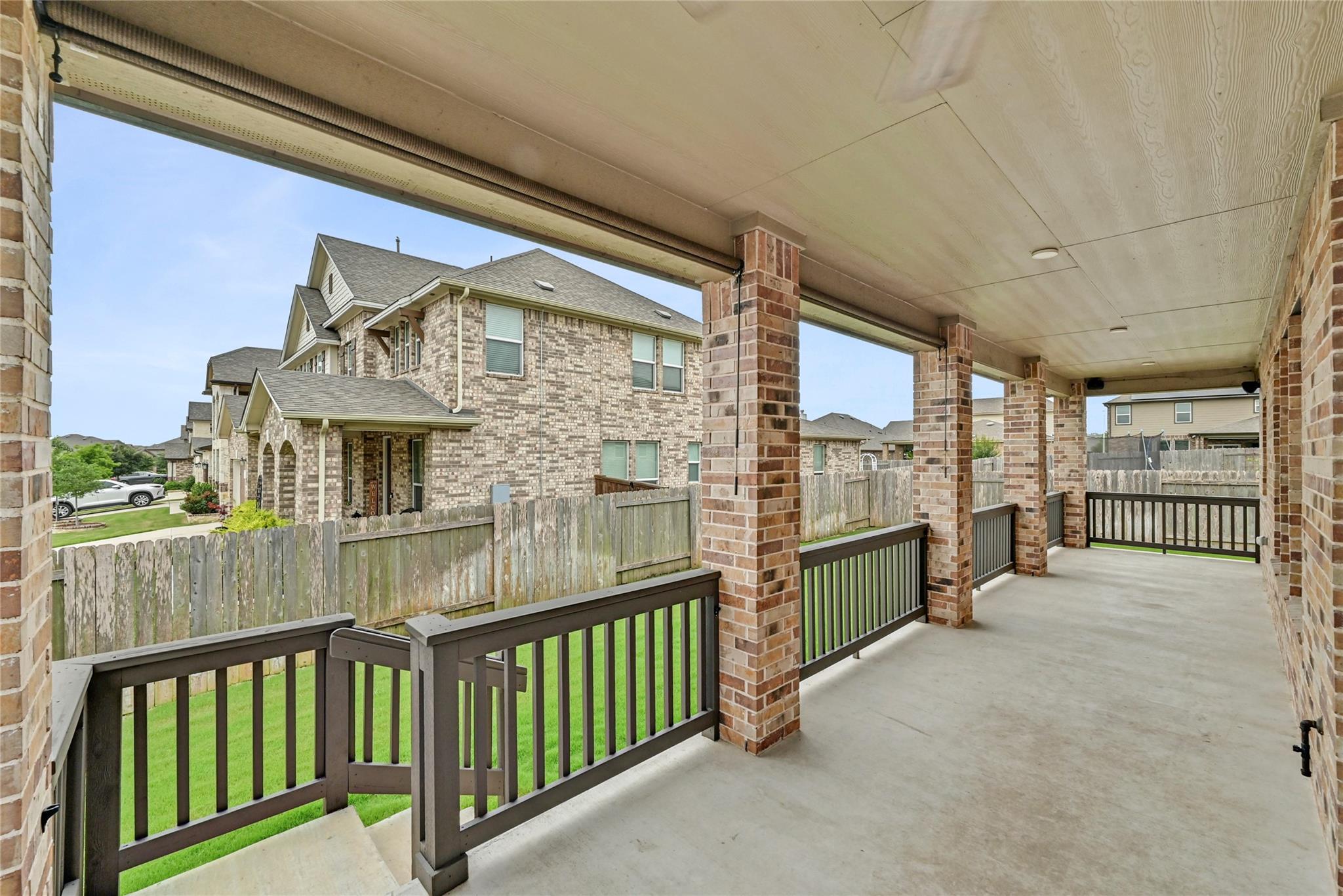 1724 Stinnett Dr, Leander, TX 78641