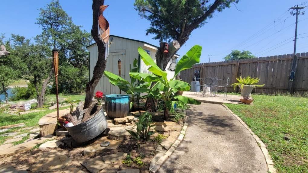 20203 Barnett Glenn Rd, Spicewood, TX 78669
